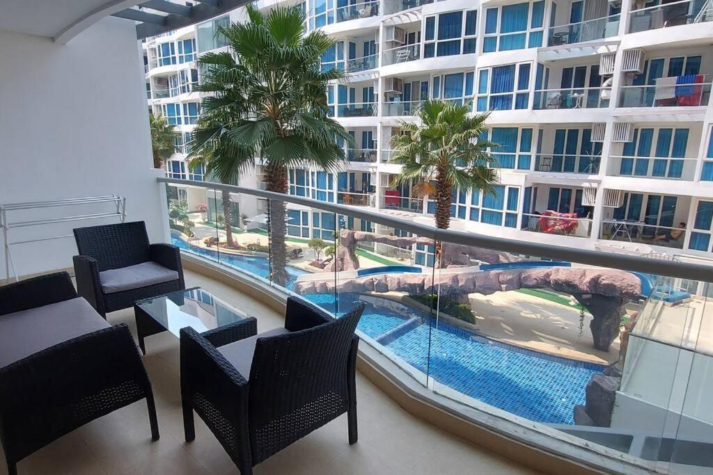 Grand Avenue, Luxury Suite, 72sqm Pool View With Lounge Area *