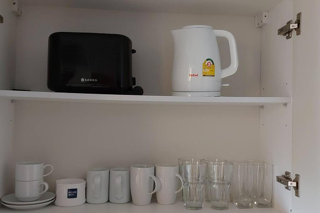 Grand Avenue, Luxury Suite, 72sqm Pool View With Lounge Area Apartment Pattaya