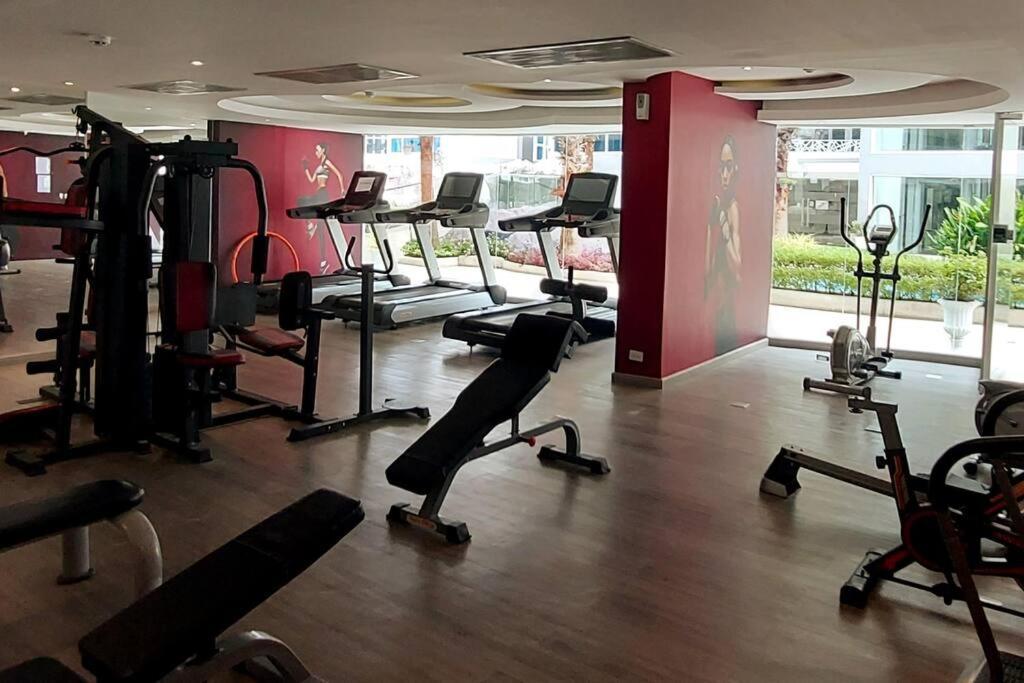 Grand Avenue, Luxury Suite, 72sqm Pool View With Lounge Area * Pattaya