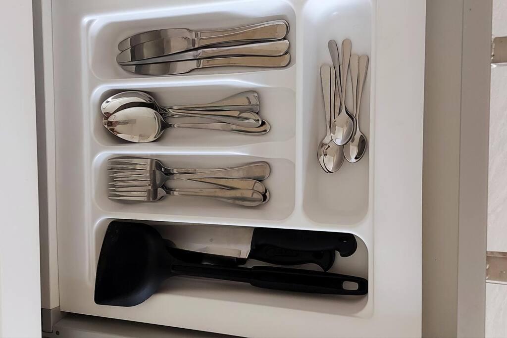 Apartment Grand Avenue, Luxury Suite, 72sqm Pool View With Lounge Area Pattaya