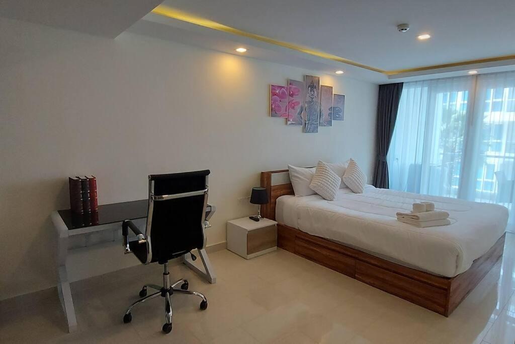 Apartment Grand Avenue, Luxury Suite, 72sqm Pool View With Lounge Area