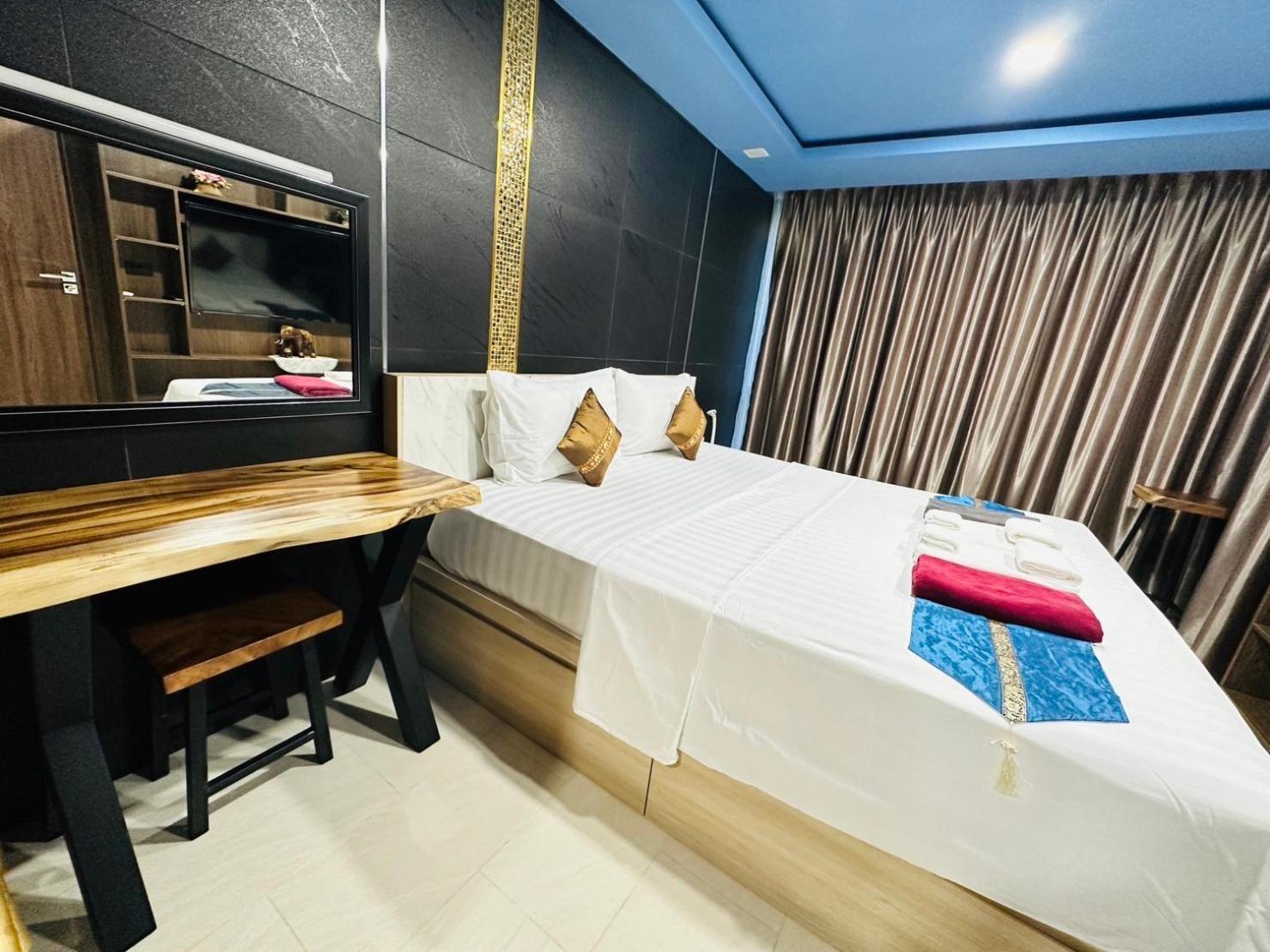 Luxury Business Suits In Grand Avenue By Estates Apartment Pattaya