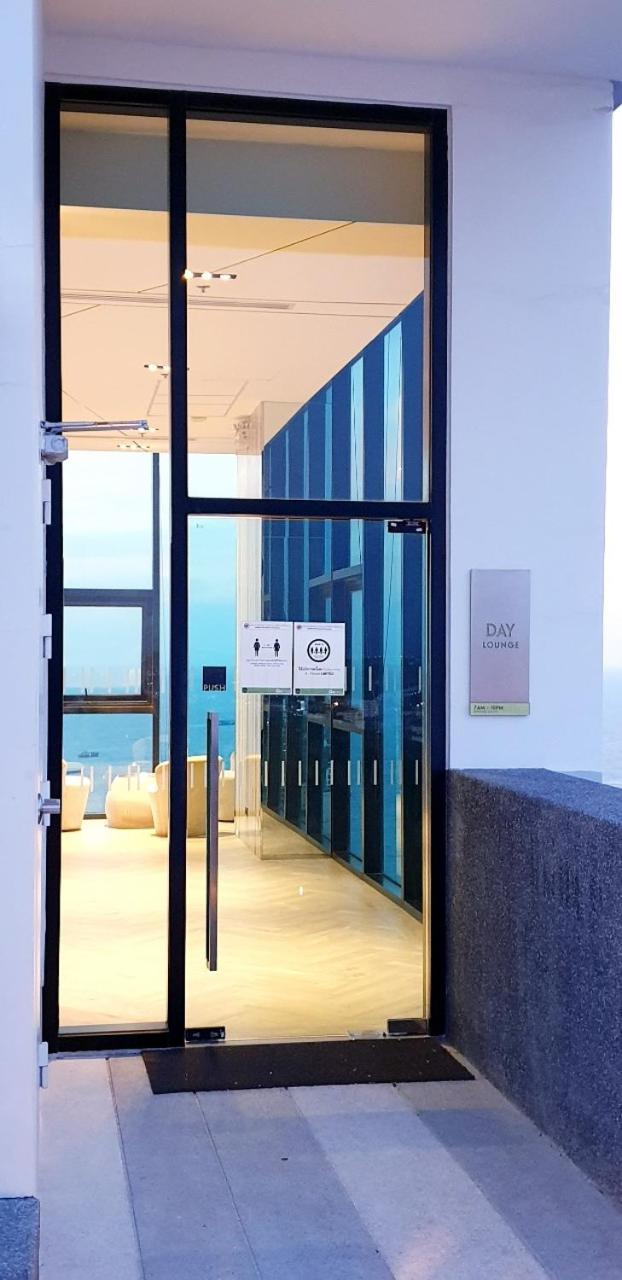 Base Quiet King-bed With Infinity Pool & Free Netflix * Pattaya