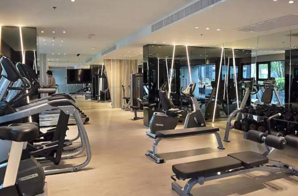 Base Quiet King-bed With Infinity Pool & Free Netflix * Pattaya