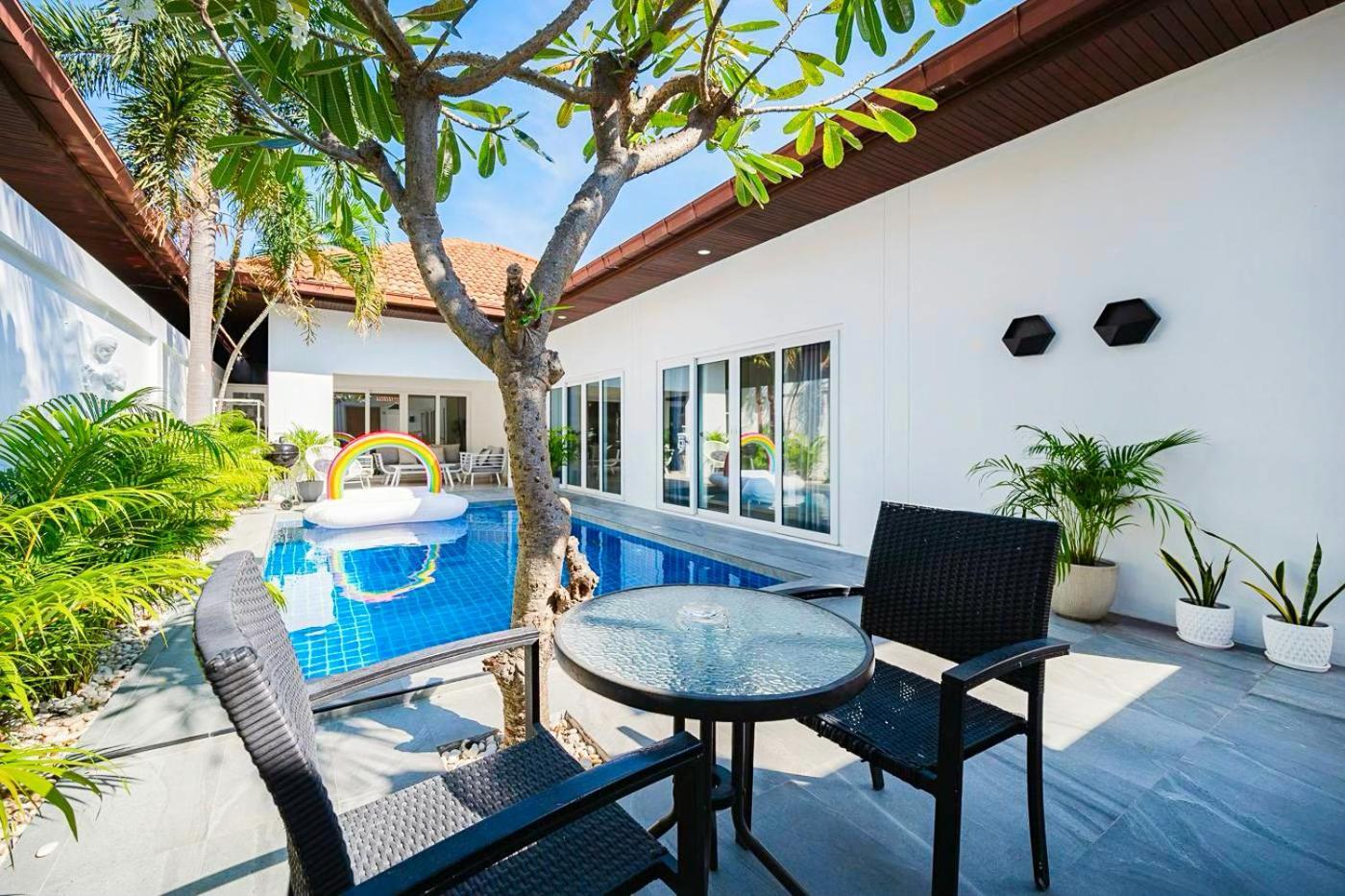 Majestic Pool 2 Bedrooms Private * Pattaya