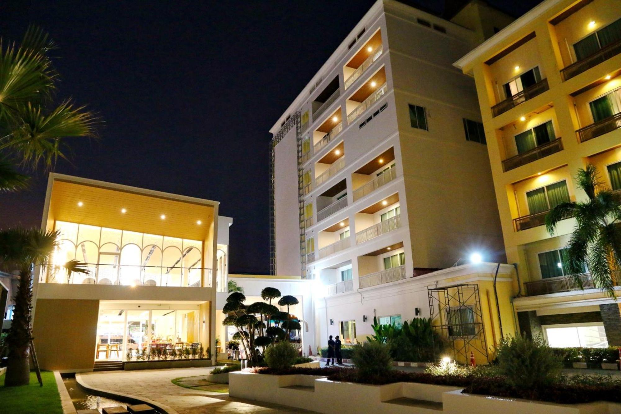 Crystal Palace Luxury Hotel