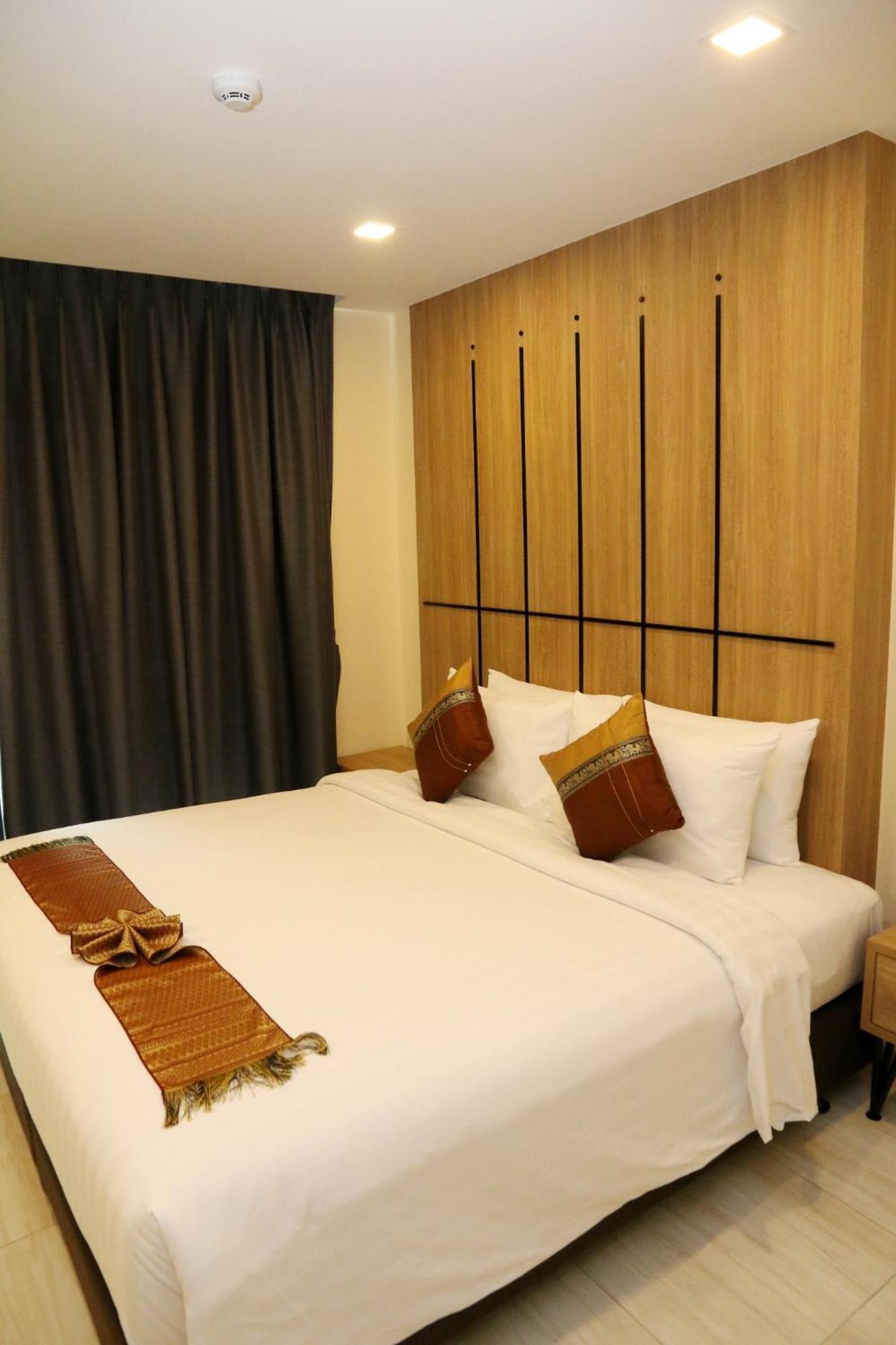 Crystal Palace Luxury Hotel Pattaya