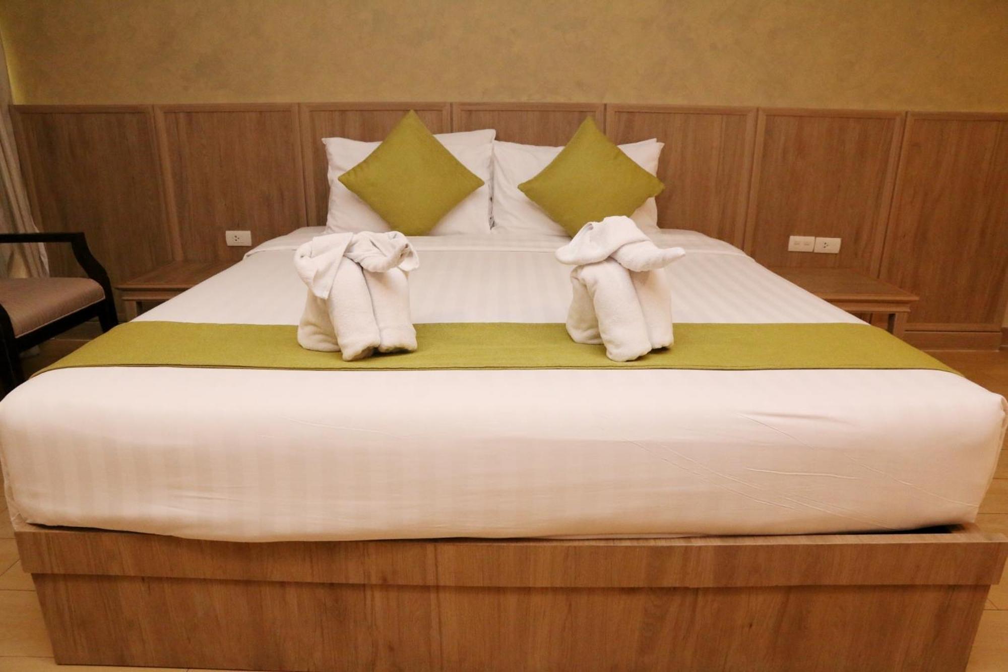 Crystal Palace Luxury Hotel