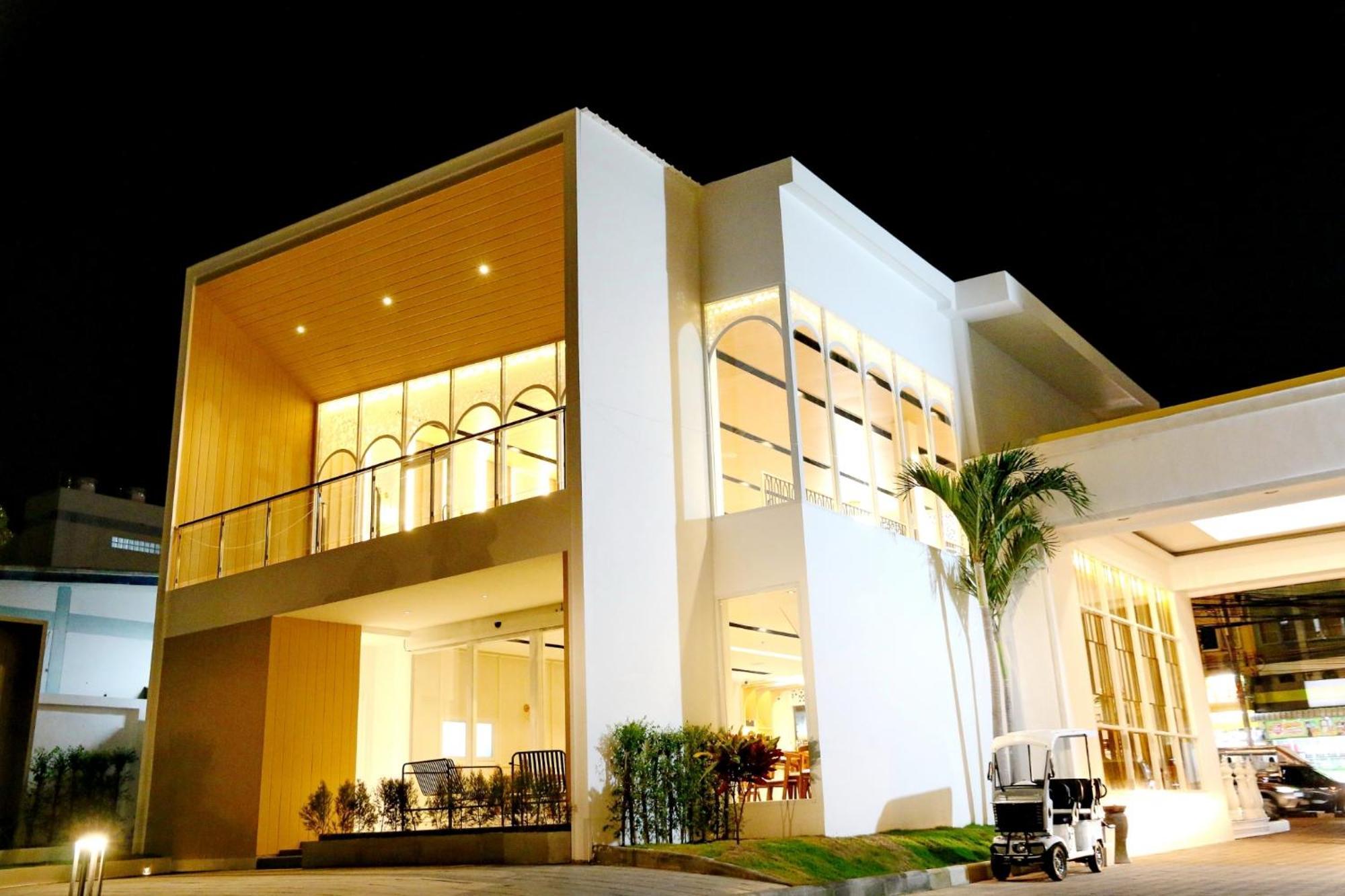 Hotel Crystal Palace Luxury Pattaya