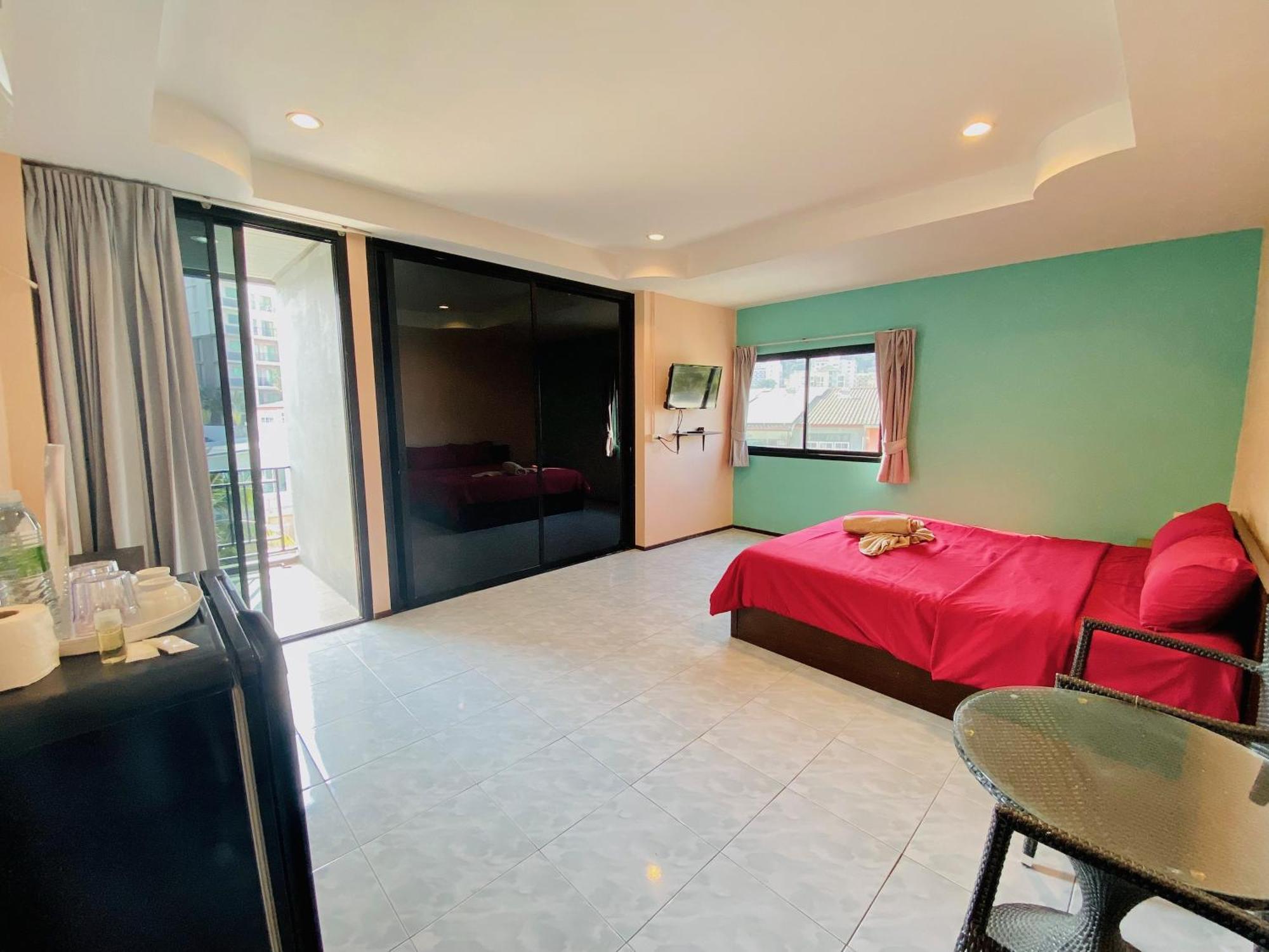 Hotel X5 *