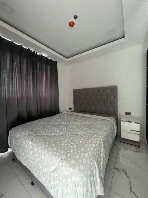 秘狗公寓arcadia Millennium Tower Apartment Pattaya