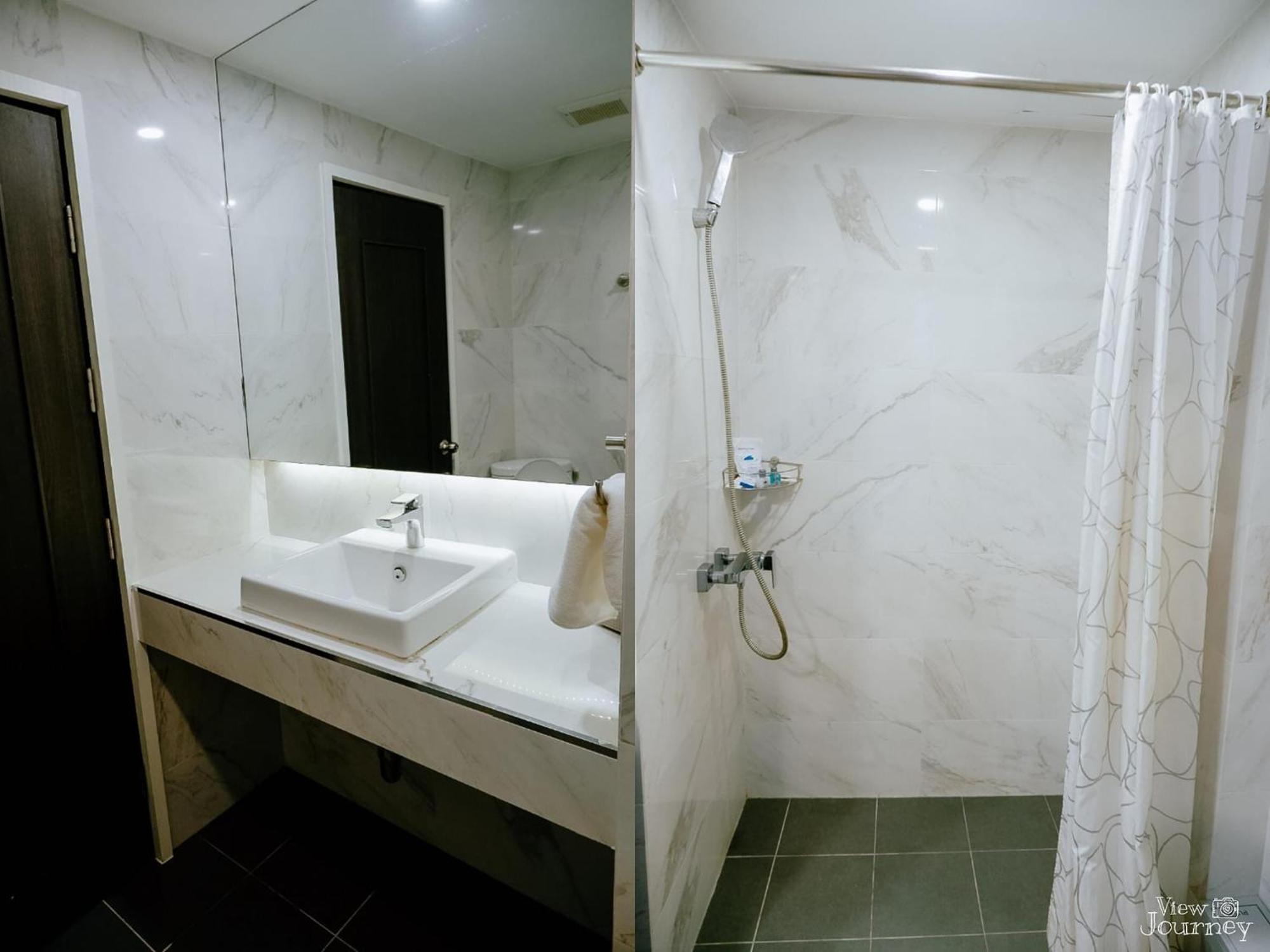 Flipper - Sha Extra Hotel Pattaya