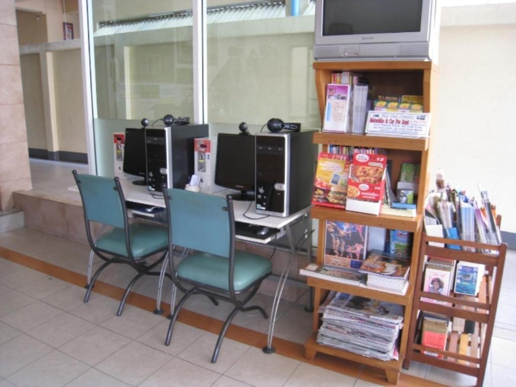 New Nikom Court Apartment