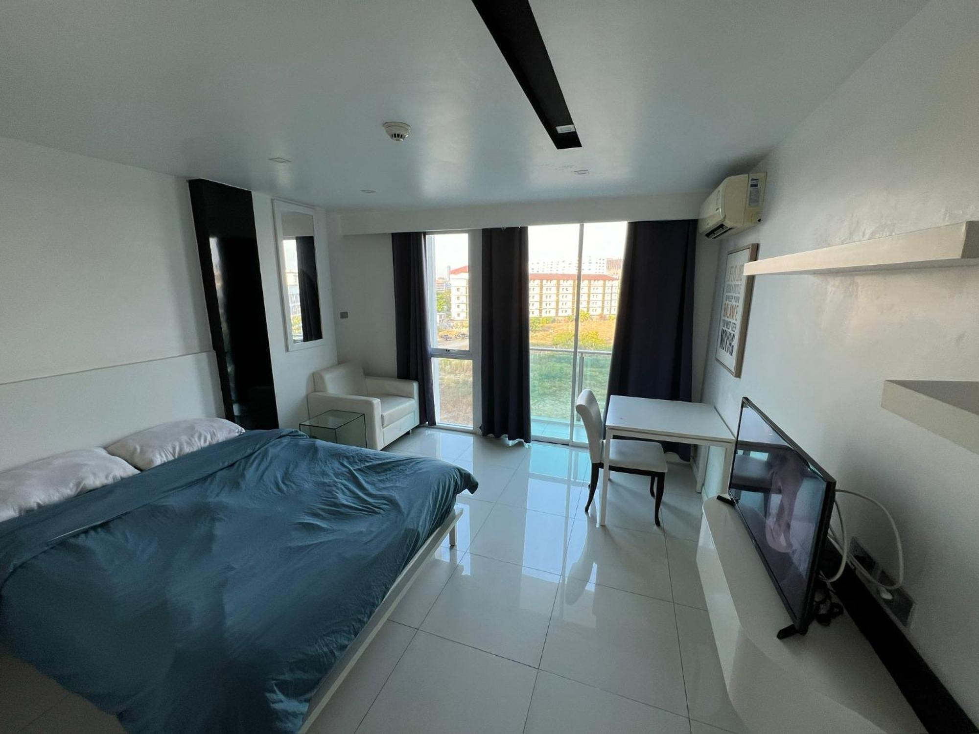 Center Apartment *