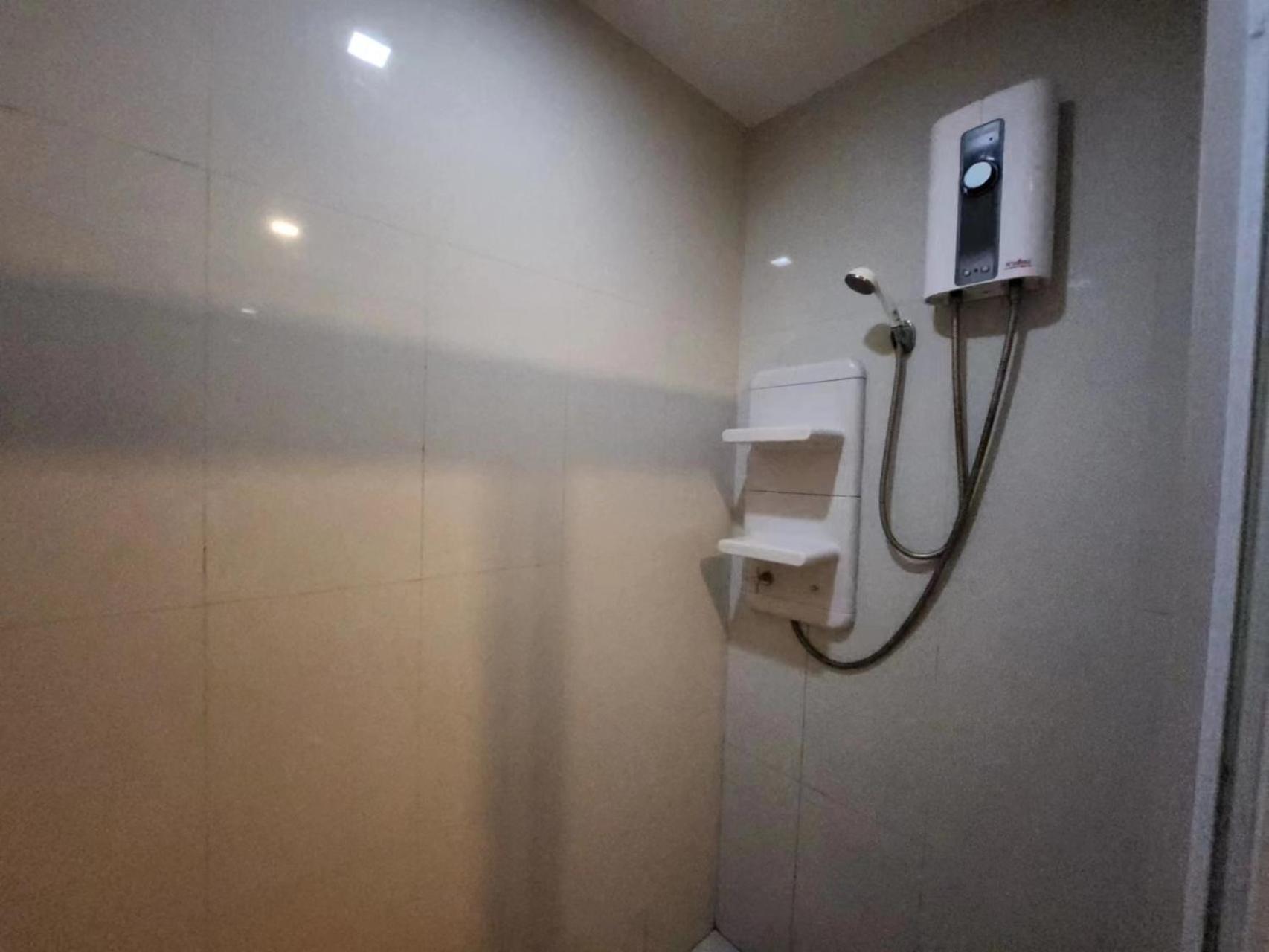 Apartment 泰国芭提雅thebase无边游泳池公寓 *