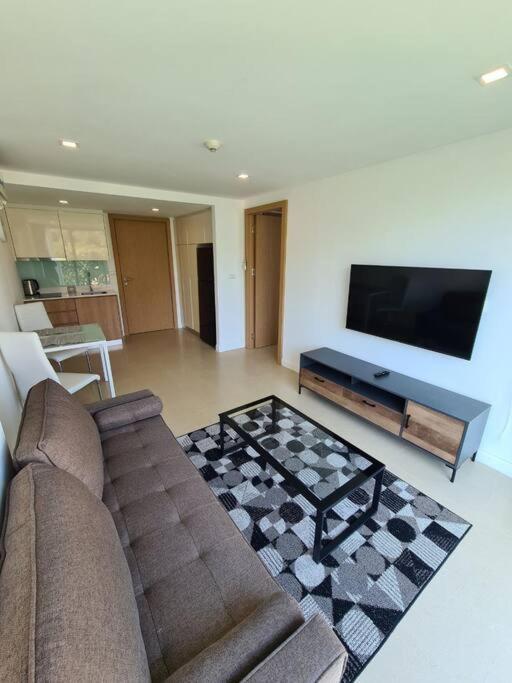 Aurora Pratumnak By Rogproperty Apartment
