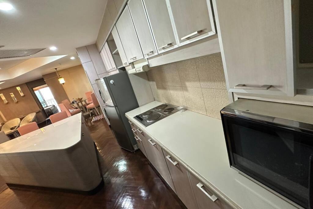 Apartment Private Spacious Pool And Panoramic Seaview From Balconies, 3 Bedroom In Pattaya