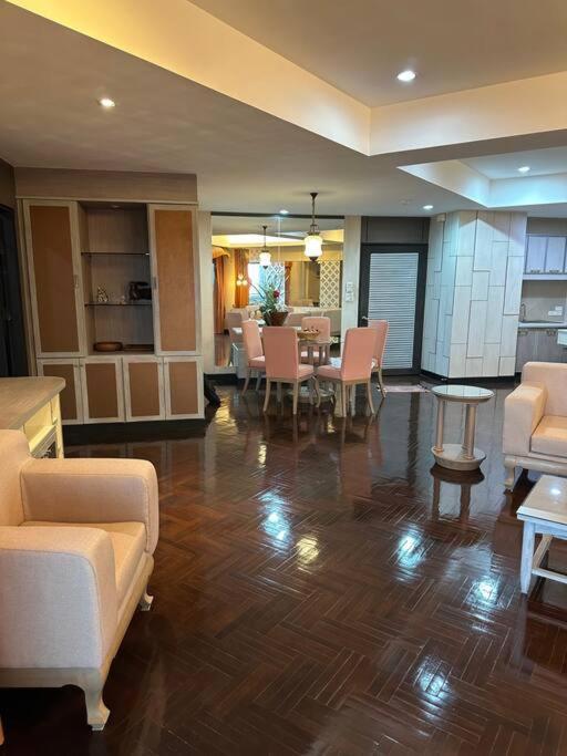 Private Spacious Pool And Panoramic Seaview From Balconies, 3 Bedroom In Apartment Pattaya