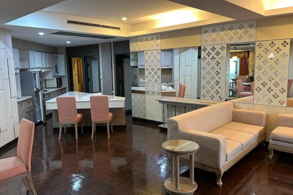 Private Spacious Pool And Panoramic Seaview From Balconies, 3 Bedroom In