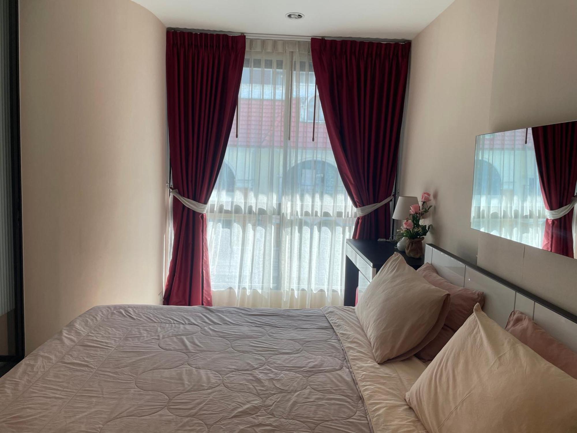 The Chezz By Apple & Frank Apartment