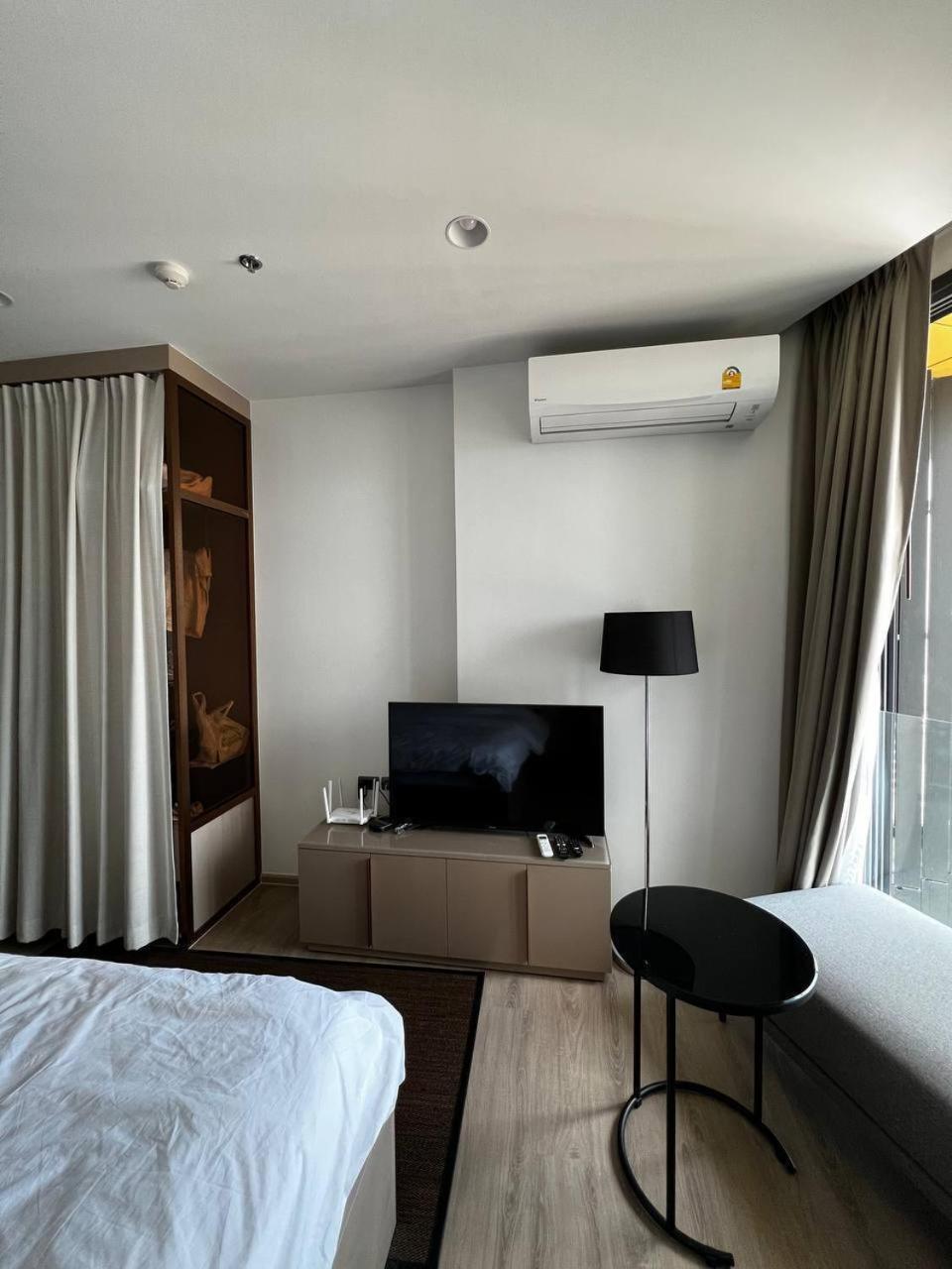 Edge Apartment *