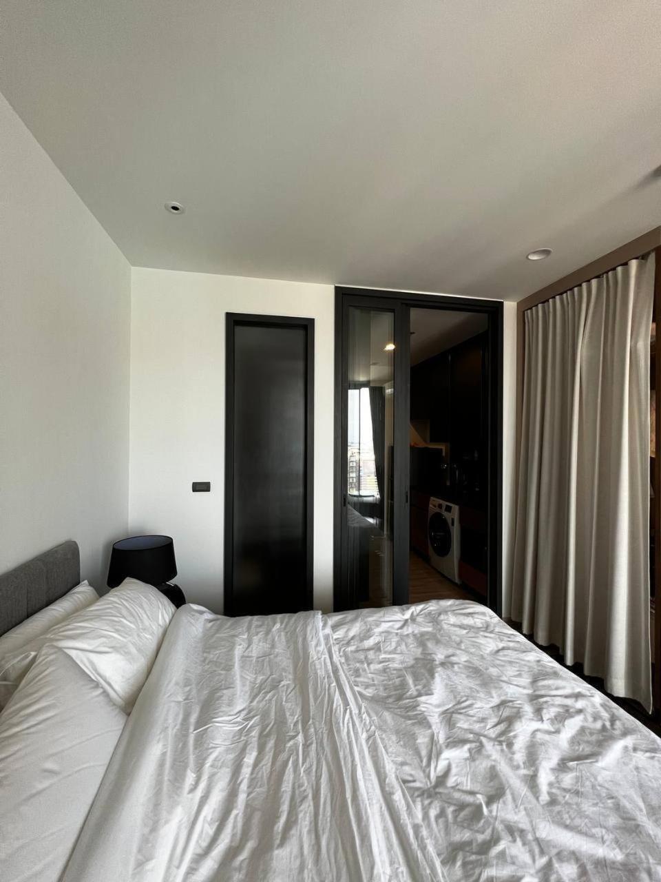 Edge Apartment *