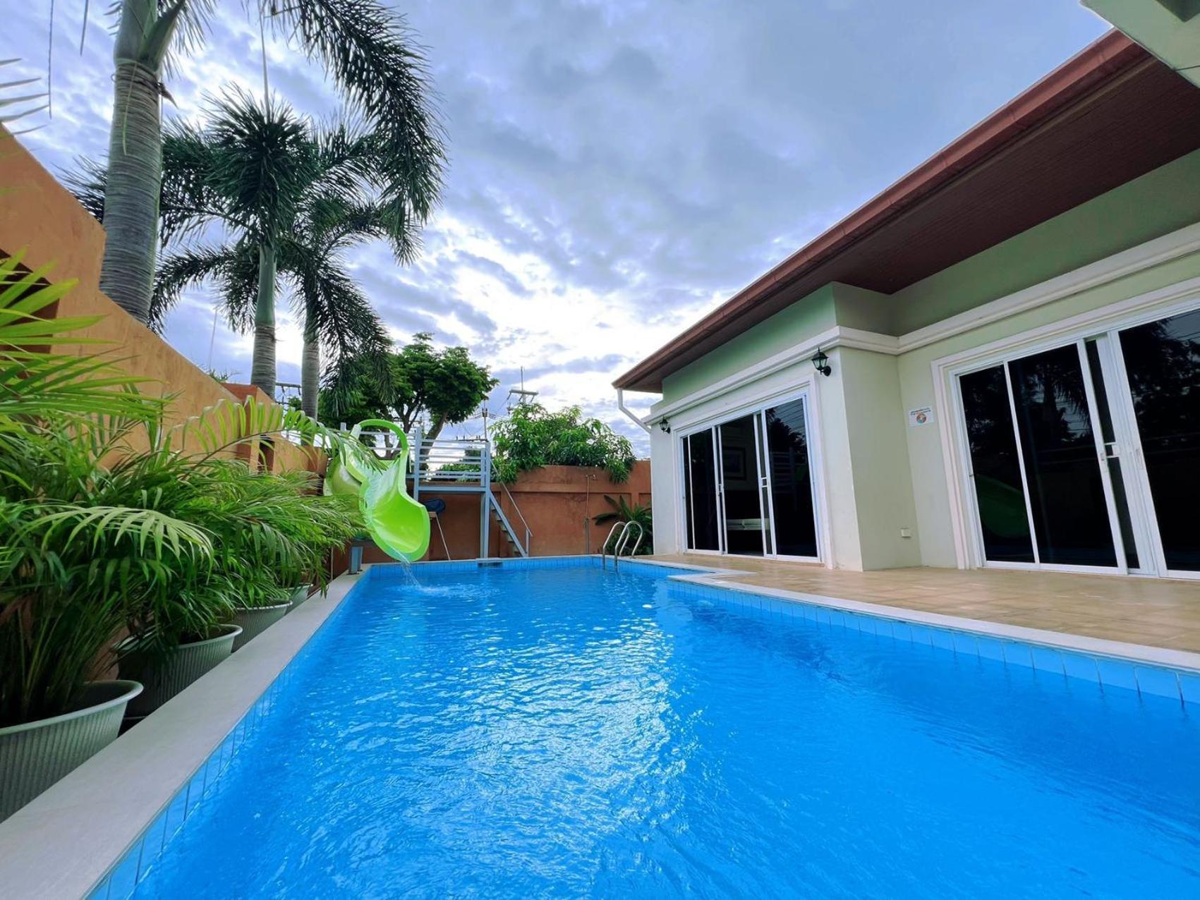 Baronial 3 Bedrooms Pool Pattaya