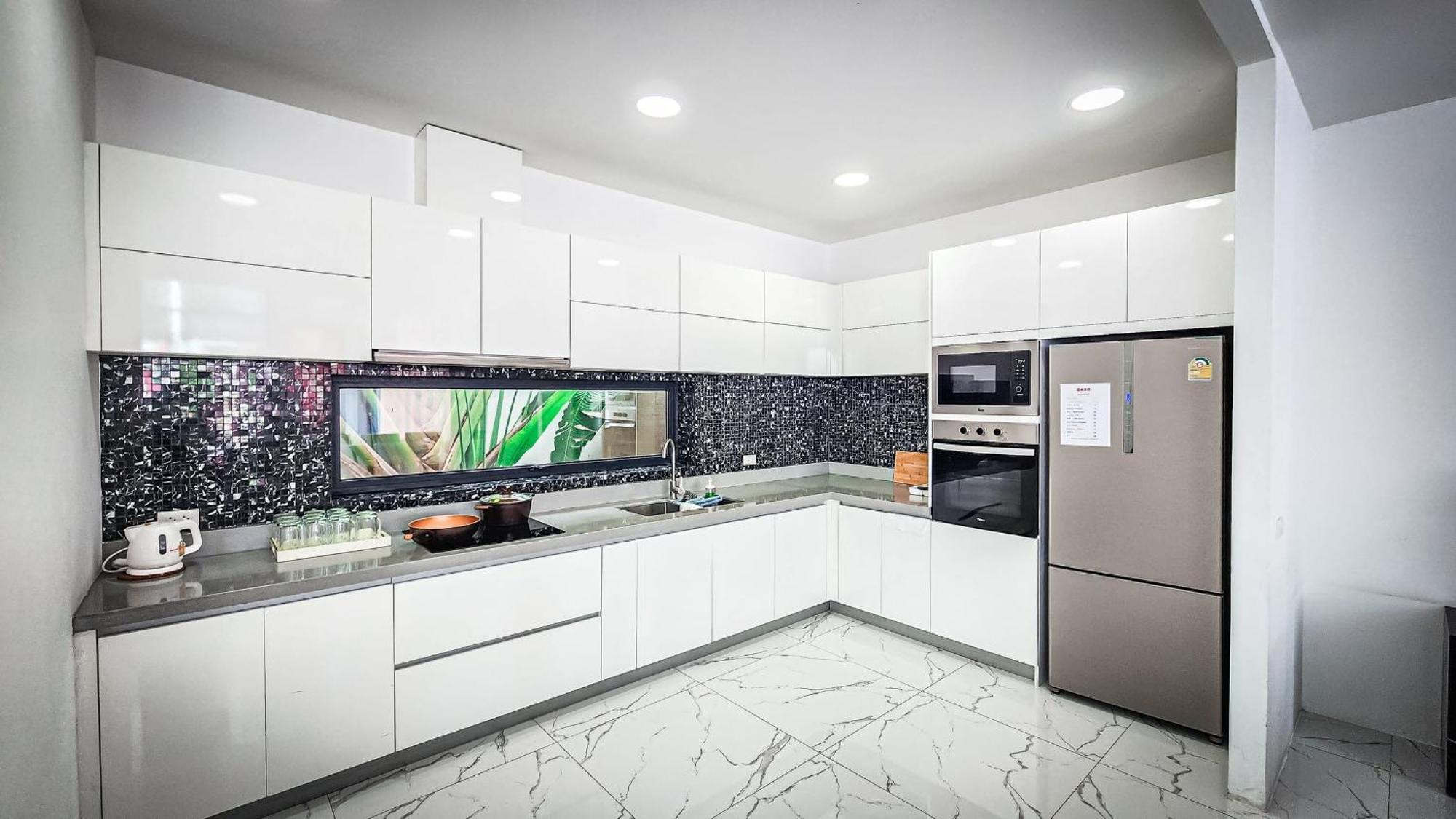 Palm Spring Villas 七卧豪华泳池别墅 Villa *