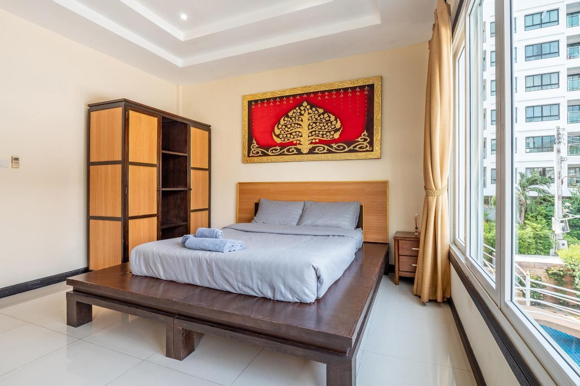 Chang's Poolside Villa: Beachside Retreat In Ba Ti Ja Villa