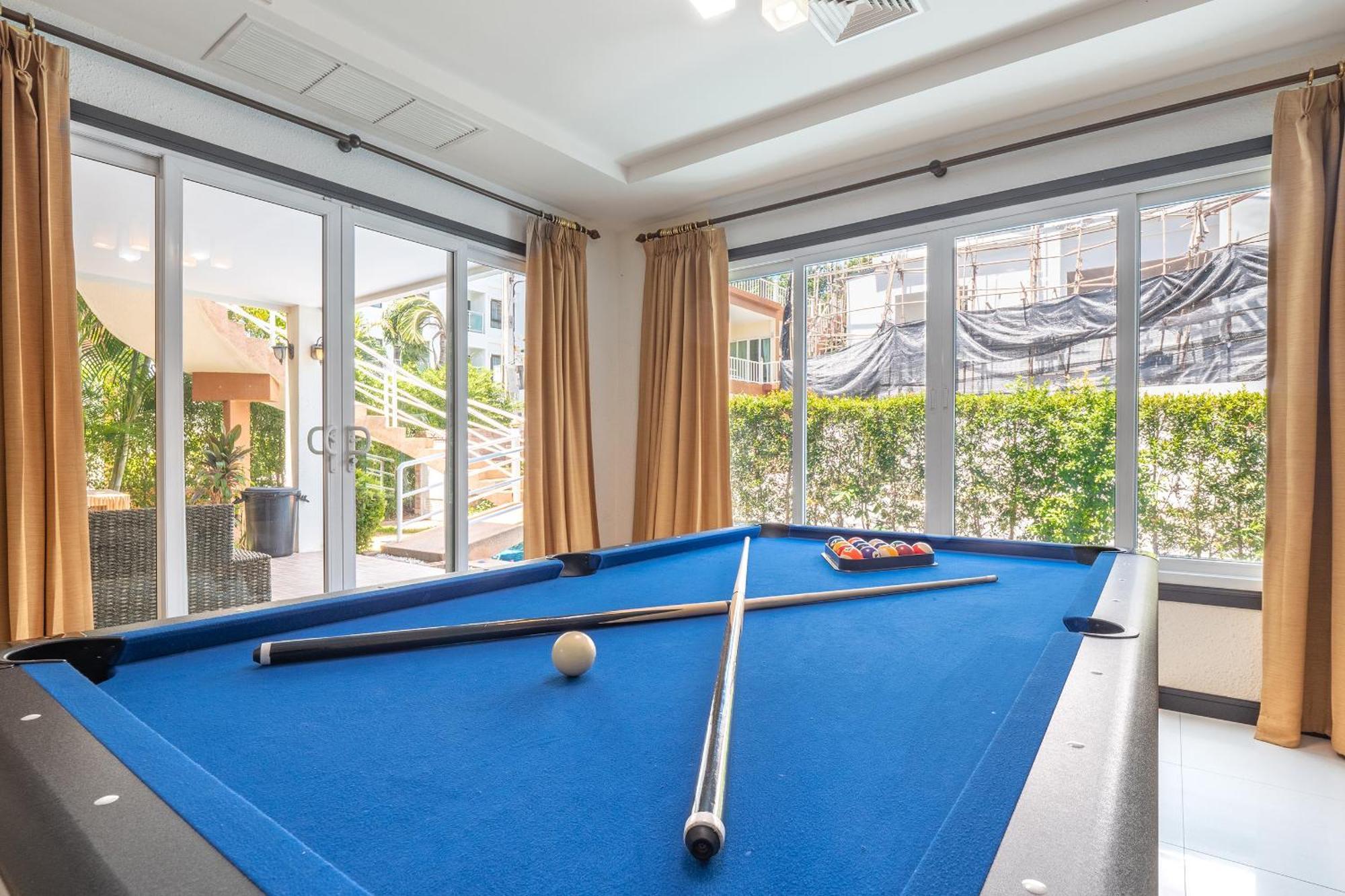 Chang's Poolside Villa: Beachside Retreat In Ba Ti Ja Villa Pattaya