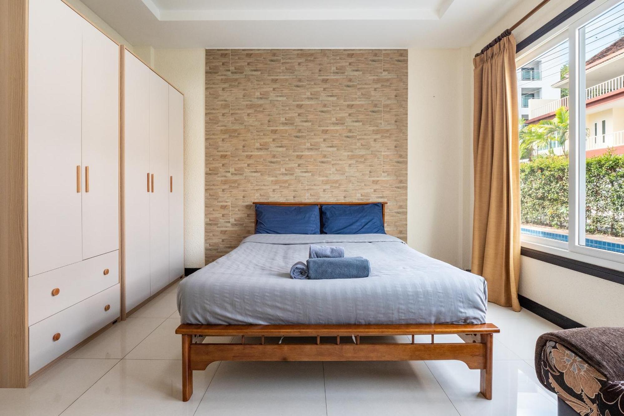 Chang's Poolside Villa: Beachside Retreat In Ba Ti Ja Villa