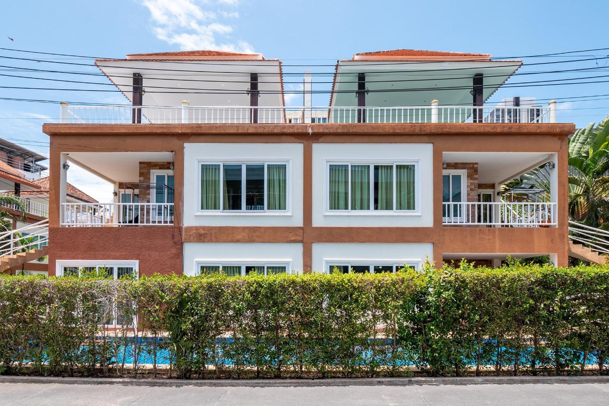Chang's Poolside Villa: Beachside Retreat In Ba Ti Ja *