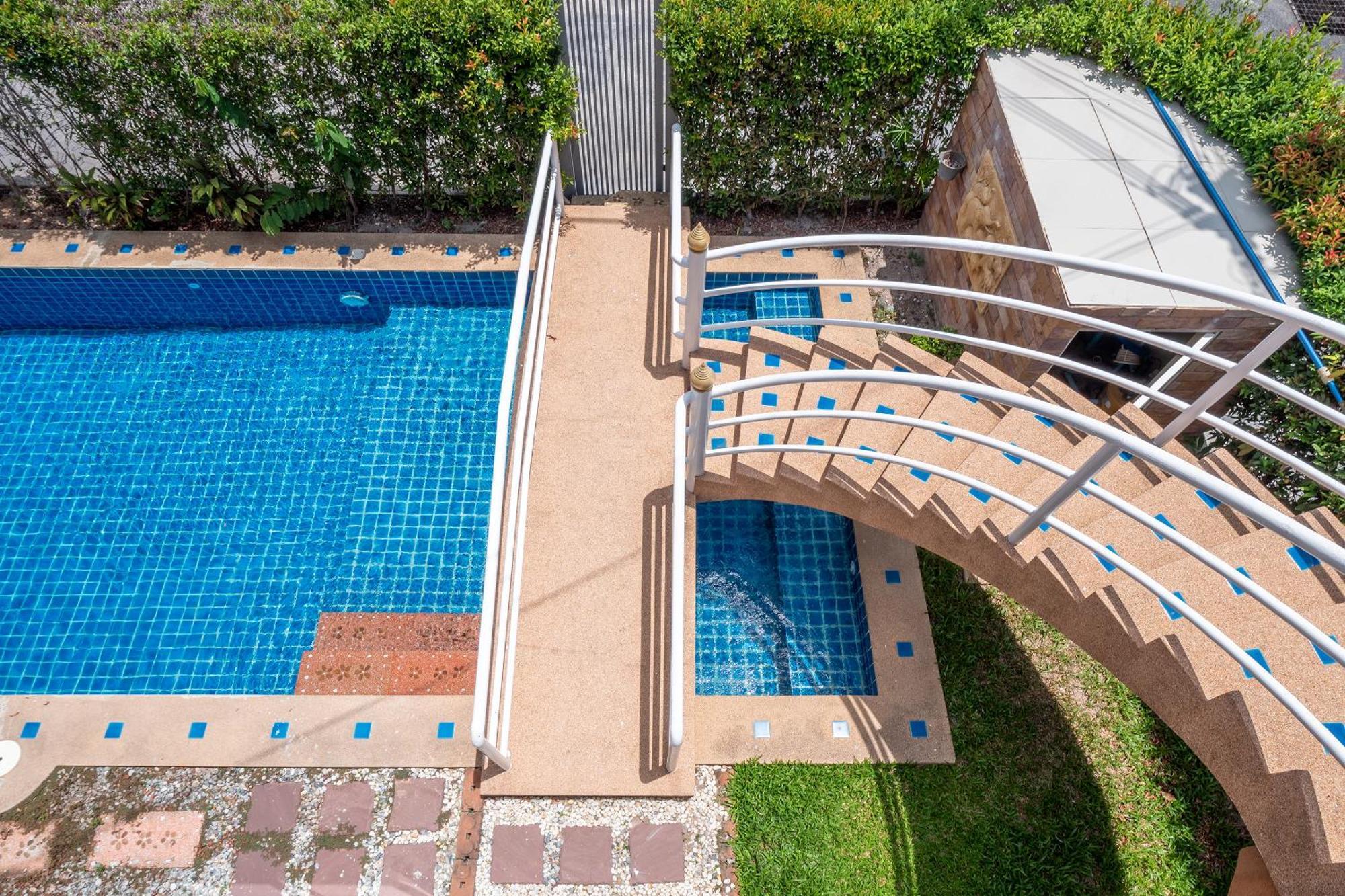 Villa Chang's Poolside Villa: Beachside Retreat In Ba Ti Ja