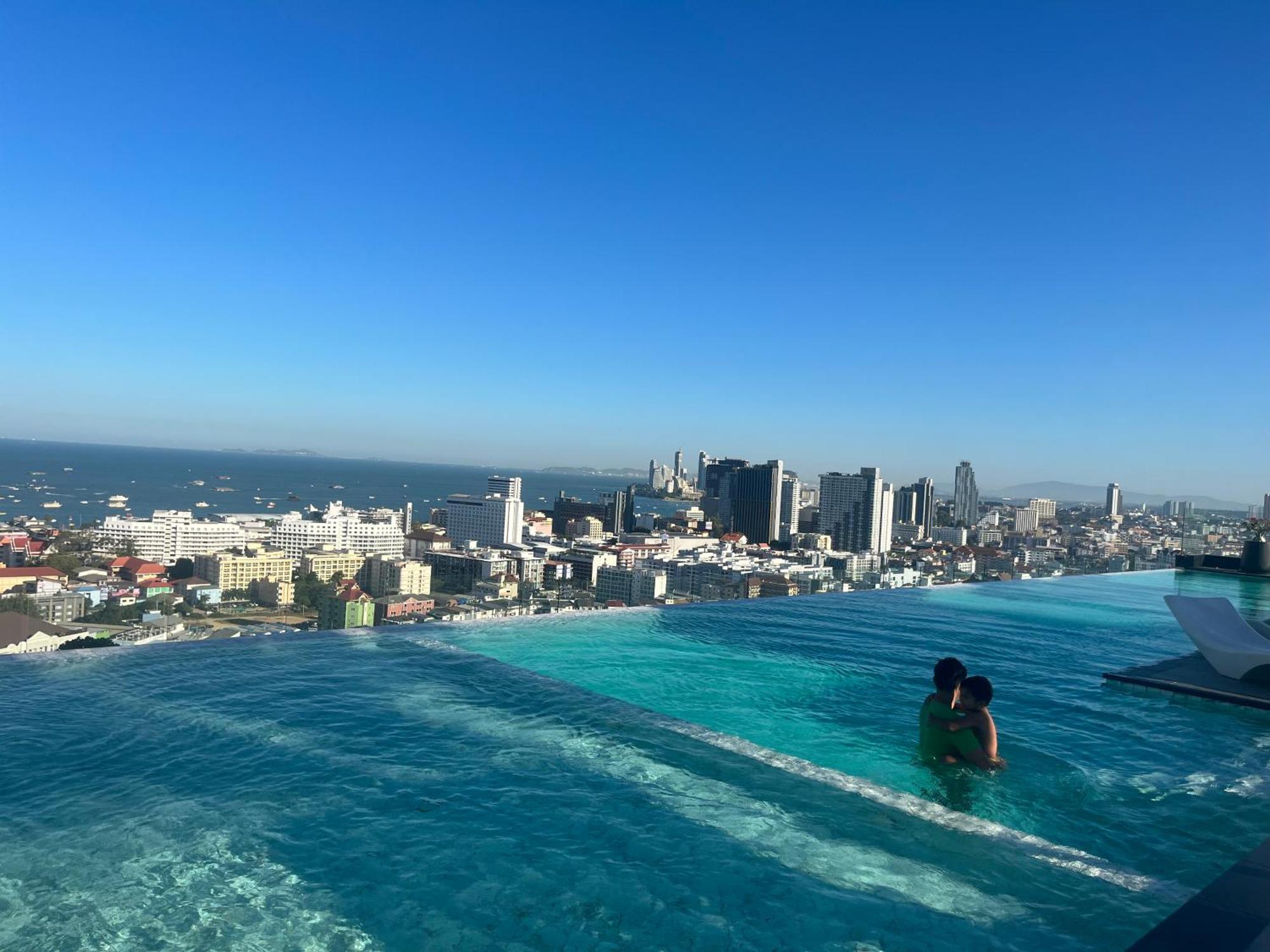 Arcadia Millennium Tower Apartment Pattaya