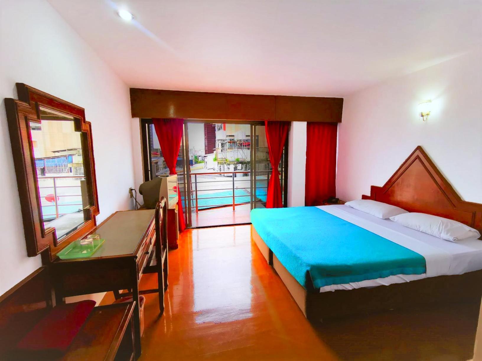 Highfive Hotel