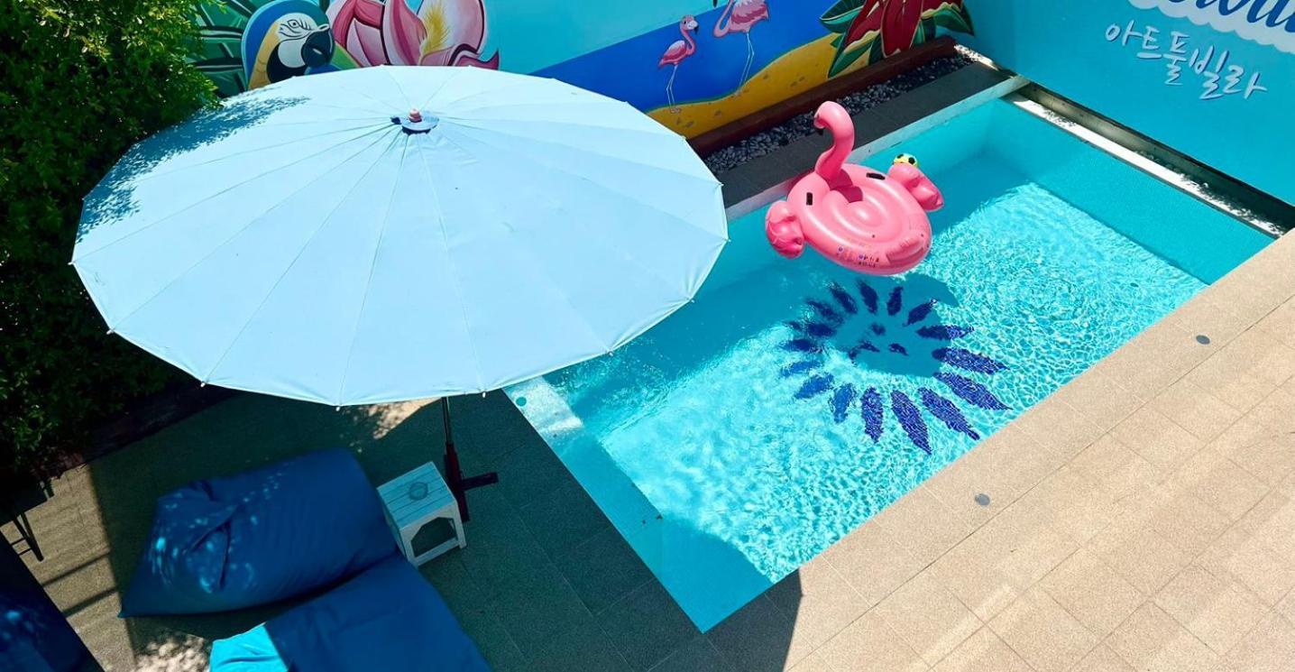 Palm Spring 精品四卧泳池别墅