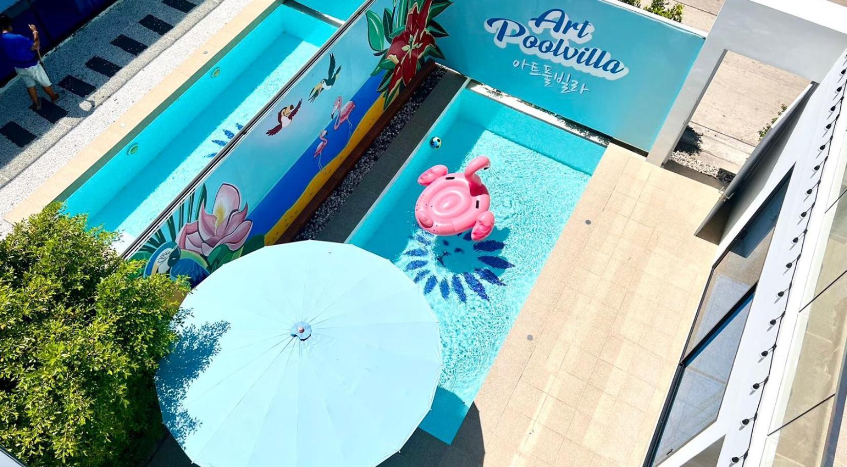 Villa Palm Spring 精品四卧泳池别墅 *