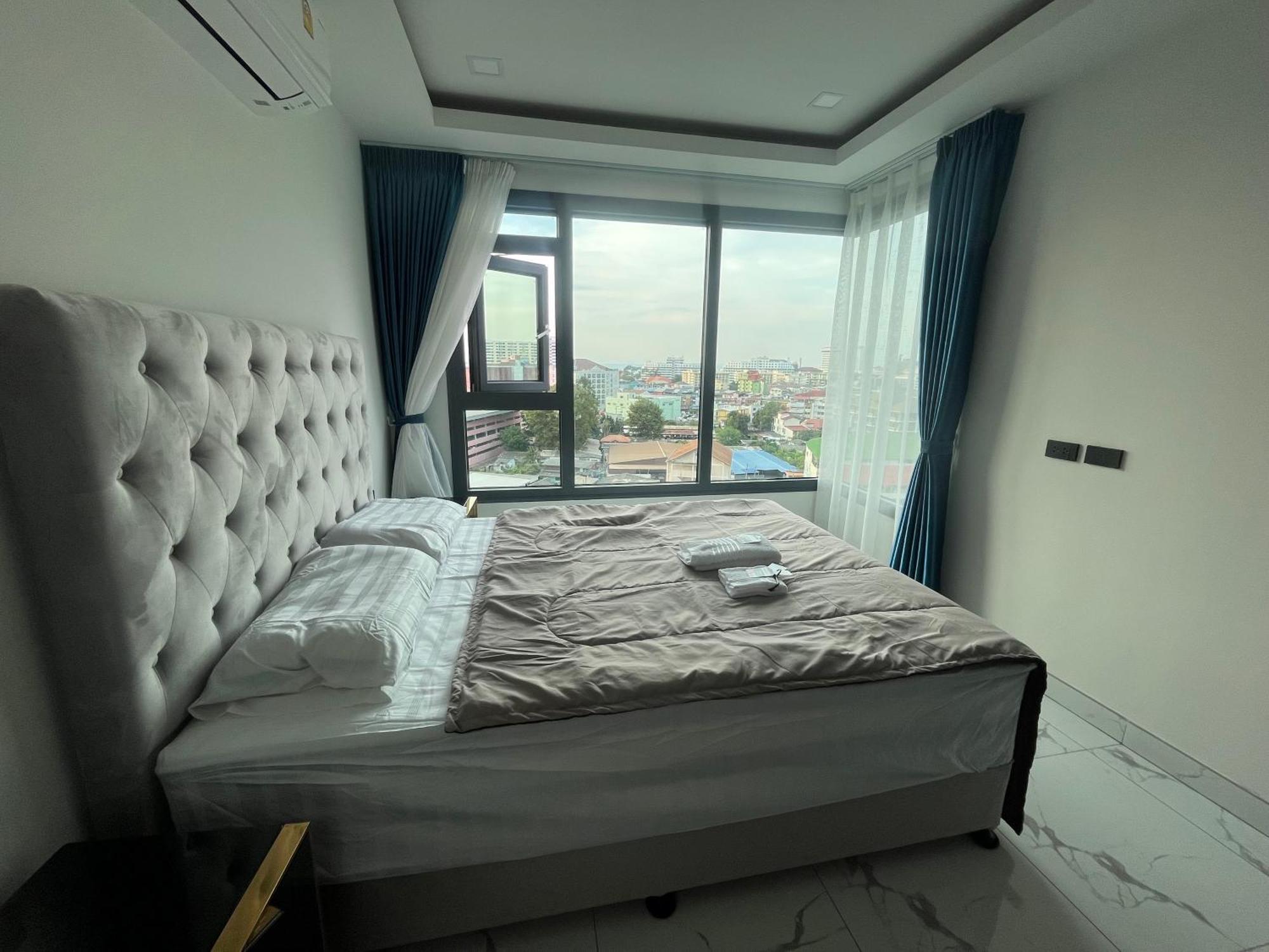 Arcadia Millennium Tower Apartment *