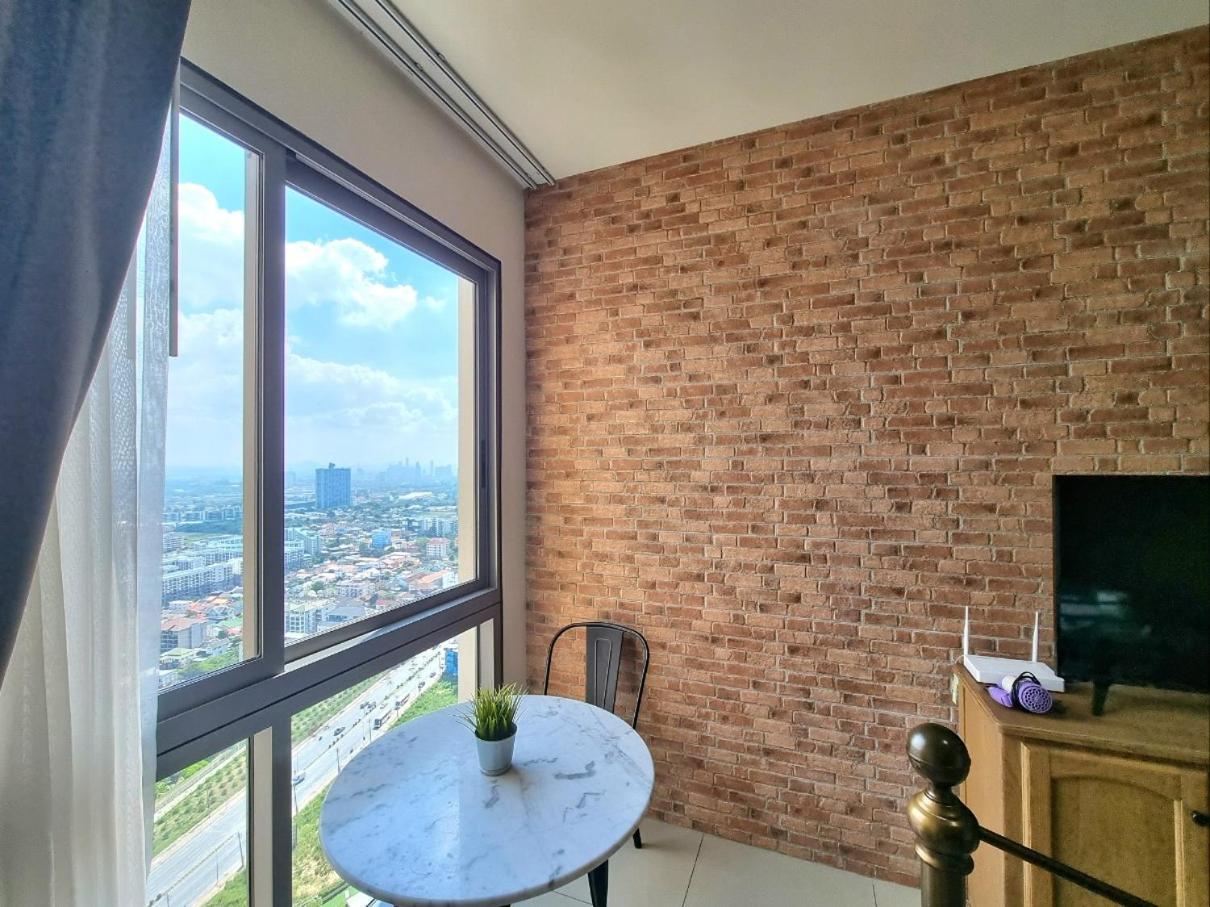 Unixx Near Walking Street Pattaya