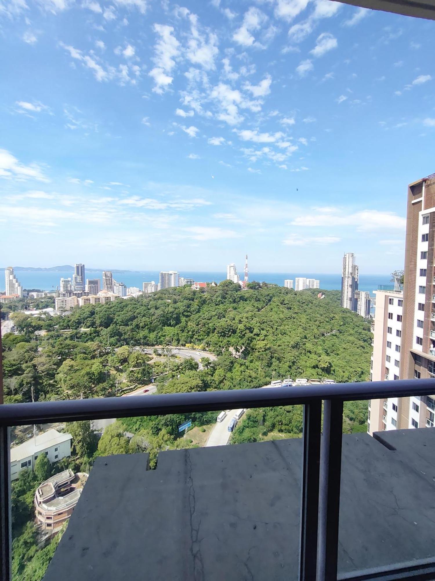 Unixx Seaview Apartment Pattaya