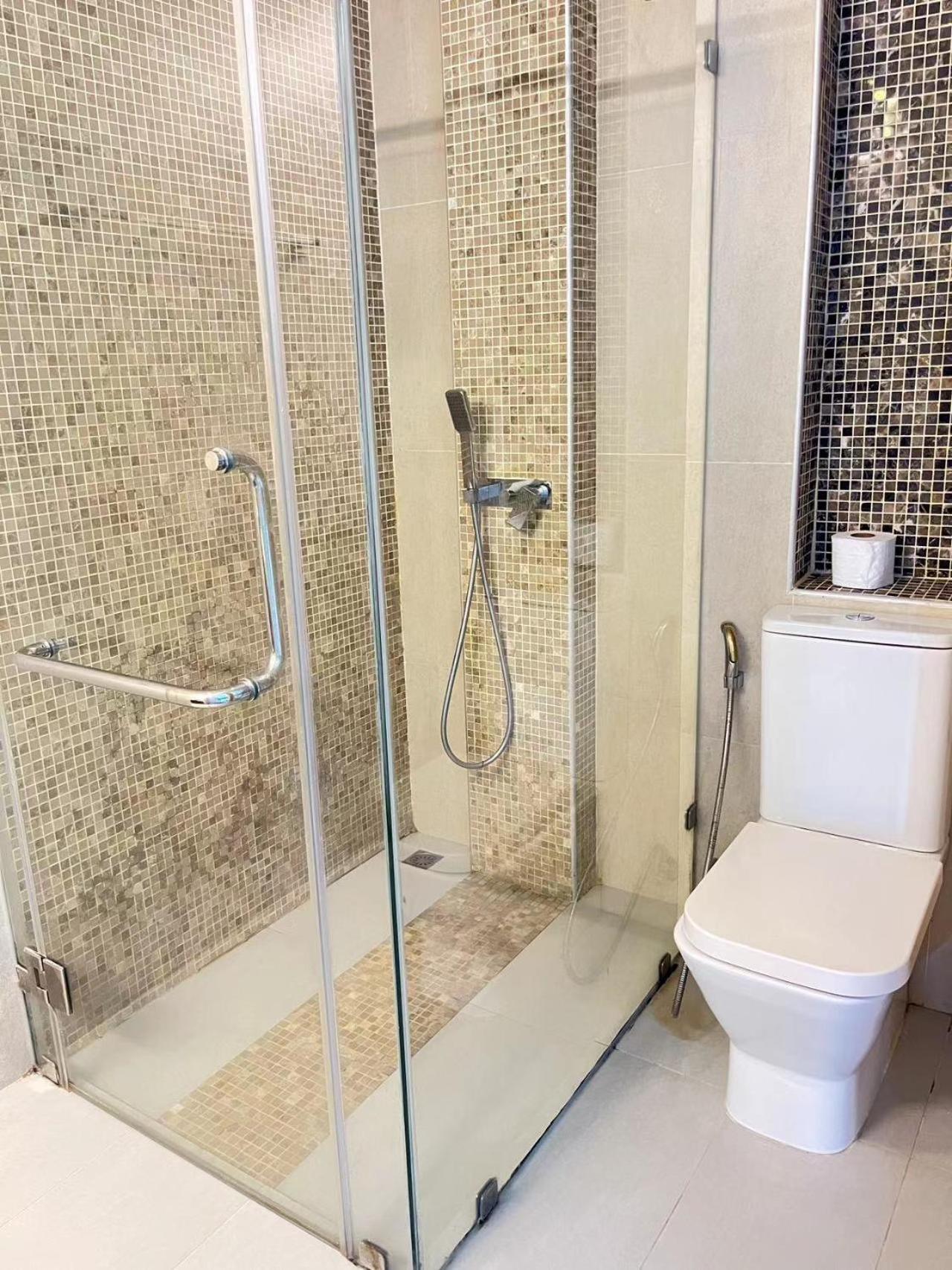 芭提雅中心地带 Centara Avenue 一房公寓 6楼 紧邻海滩，酒吧街，高速互联网 Apartment *