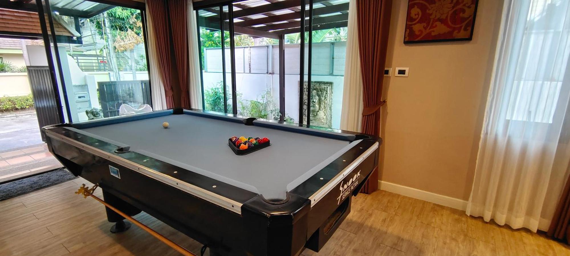 Baan Natcha Pool Center Pattaya