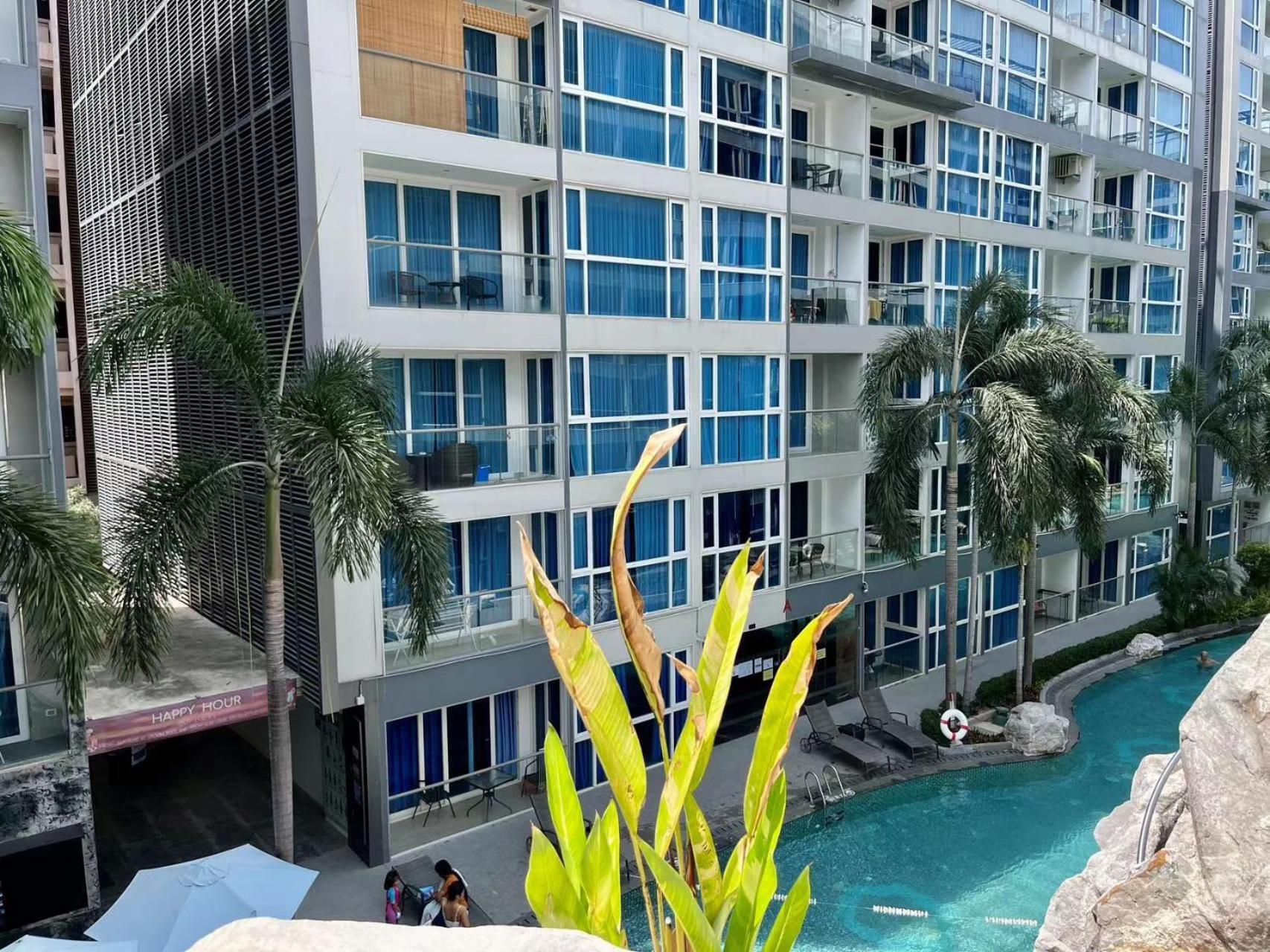 芭提雅中心地带 Centara Avenue 一房公寓 5楼 紧邻海滩，酒吧街，高速互联网