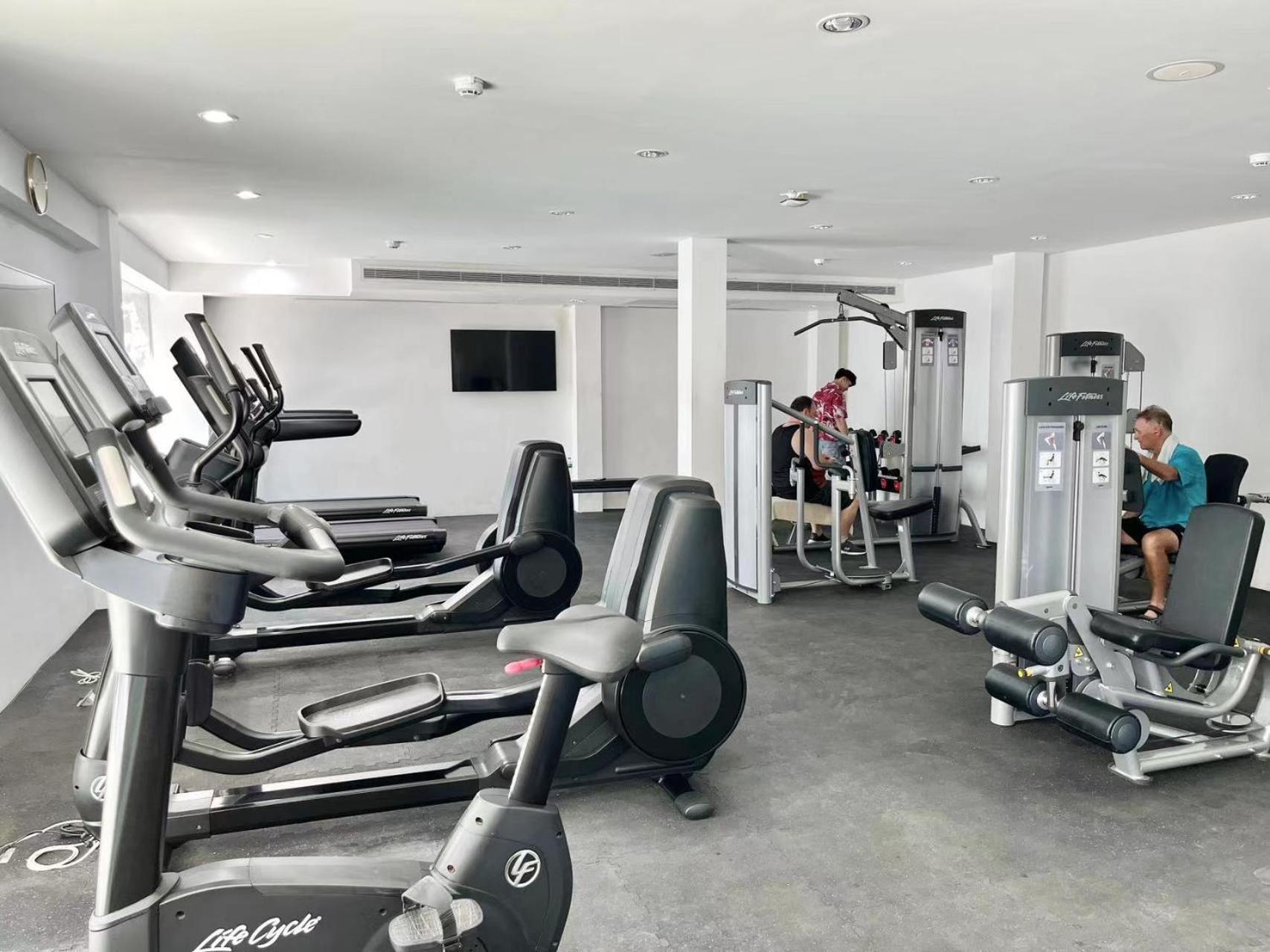 芭提雅中心地带 Centara Avenue 一房公寓 5楼 紧邻海滩，酒吧街，高速互联网 Apartment Pattaya
