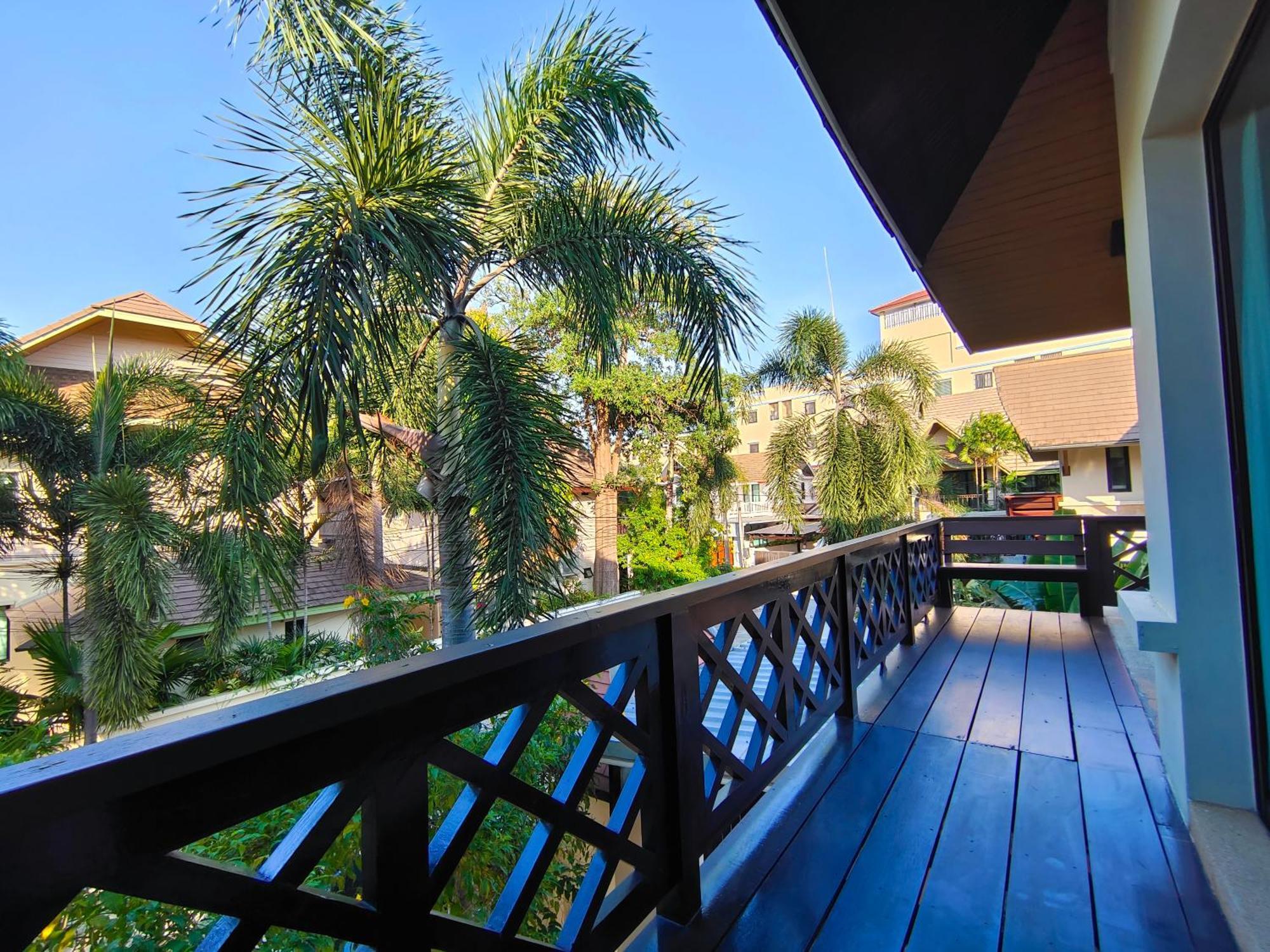 Baan Natcha Pool Center Villa