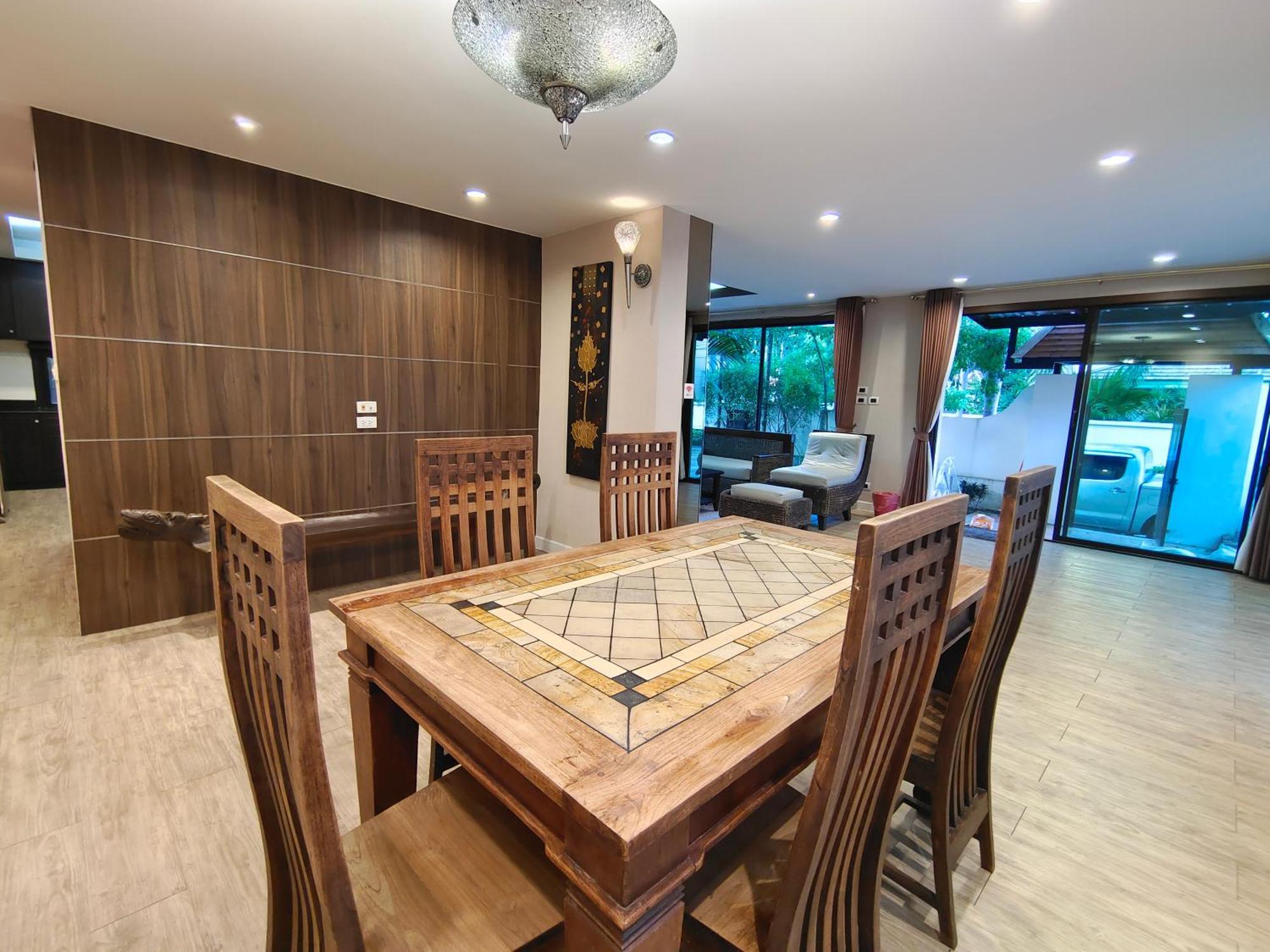 Baan Natcha Pool Center *