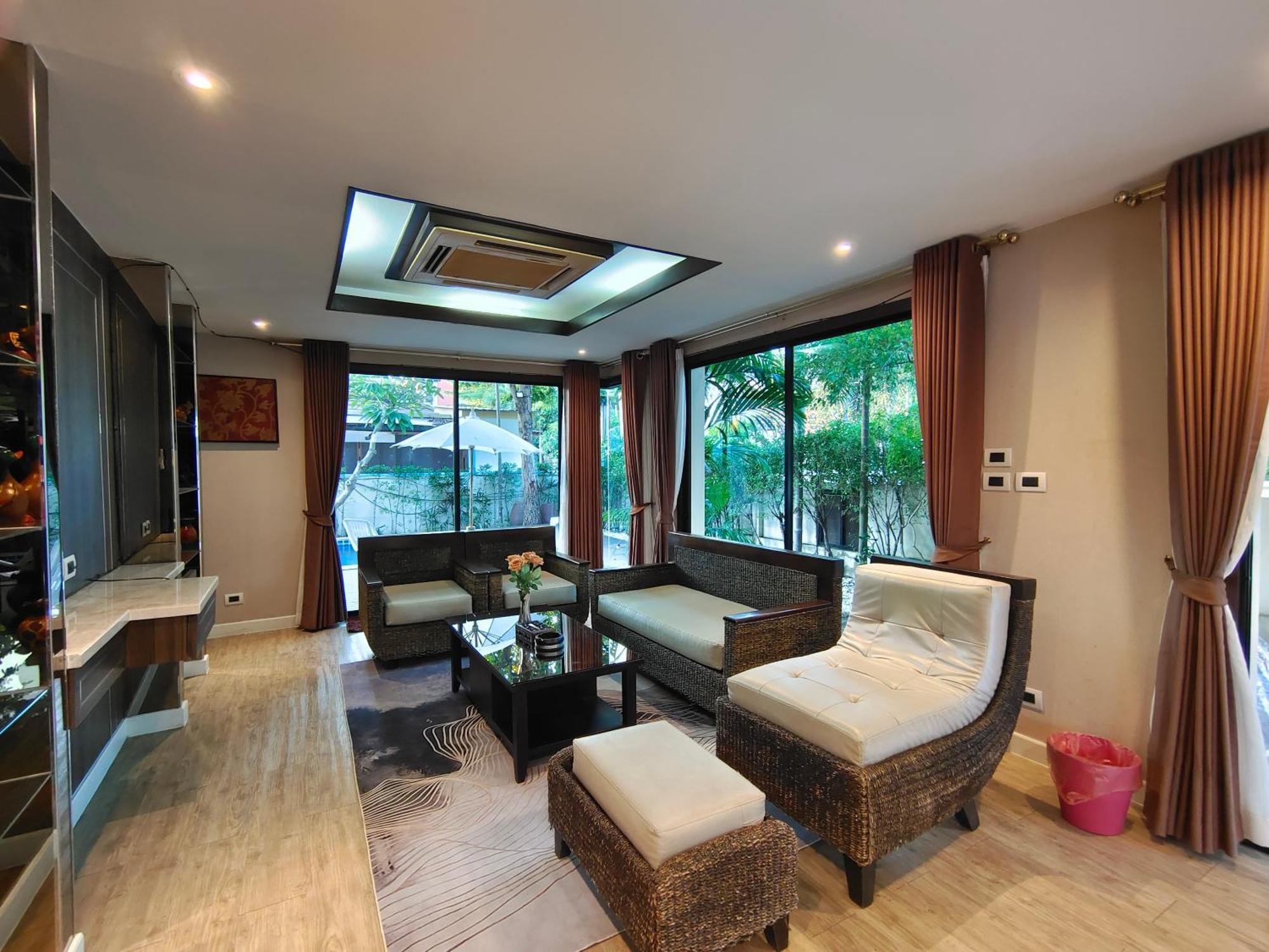 Villa Baan Natcha Pool Center Pattaya