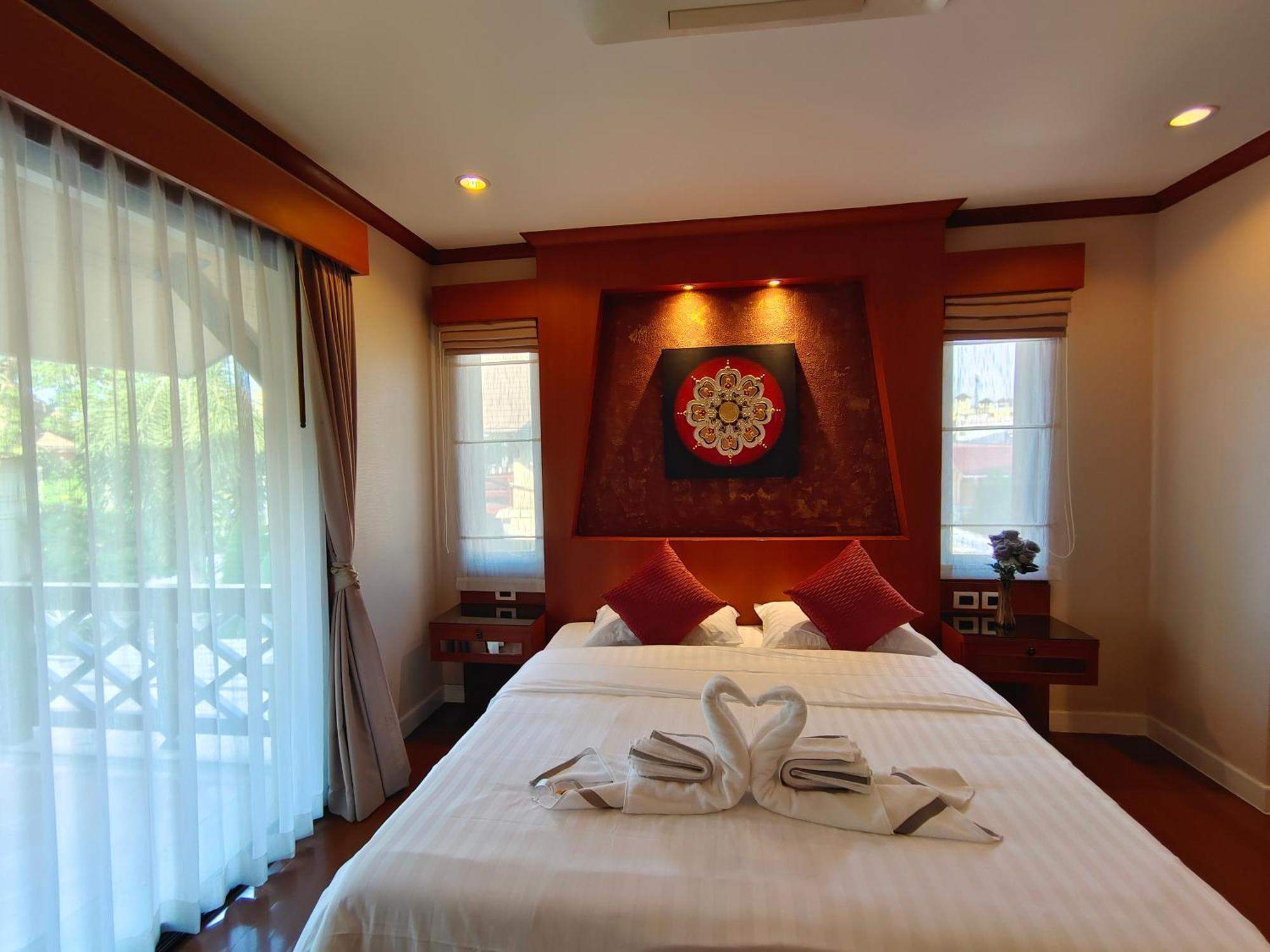 Baan Natcha Pool Center *