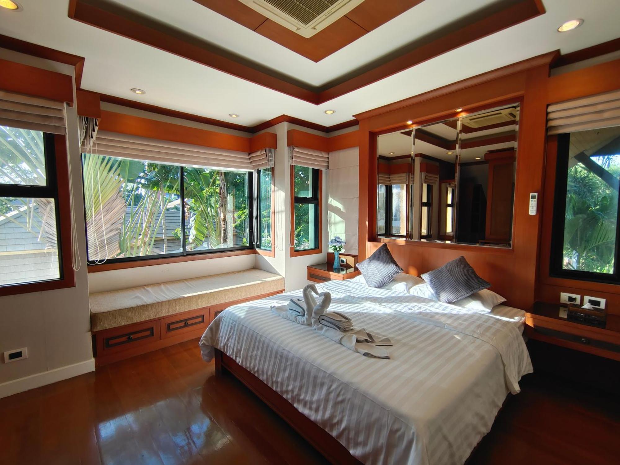Baan Natcha Pool Center Pattaya