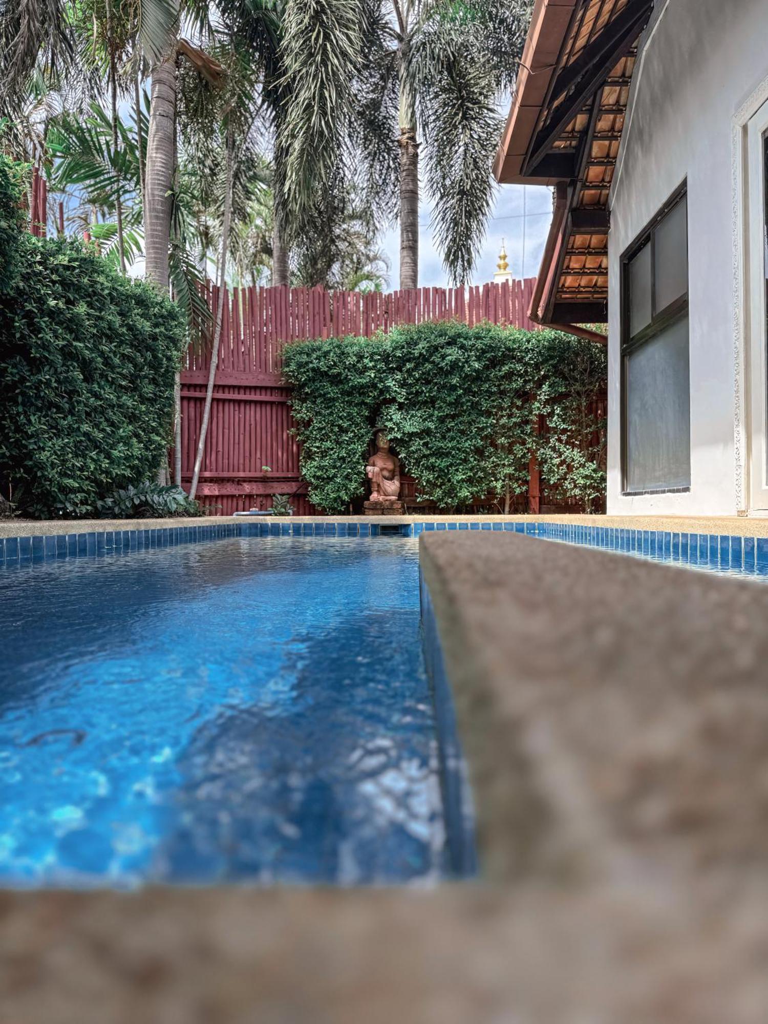 Raya Private Pool Hotel